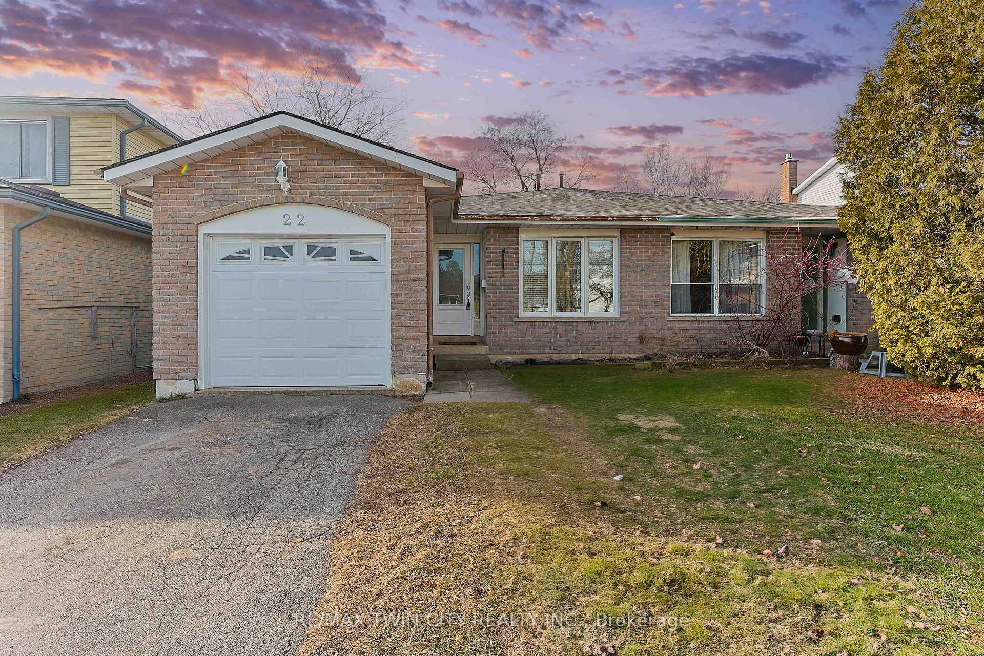 Photo 1 of 22 Telfer Court, Brant, Paris — HOMEH
