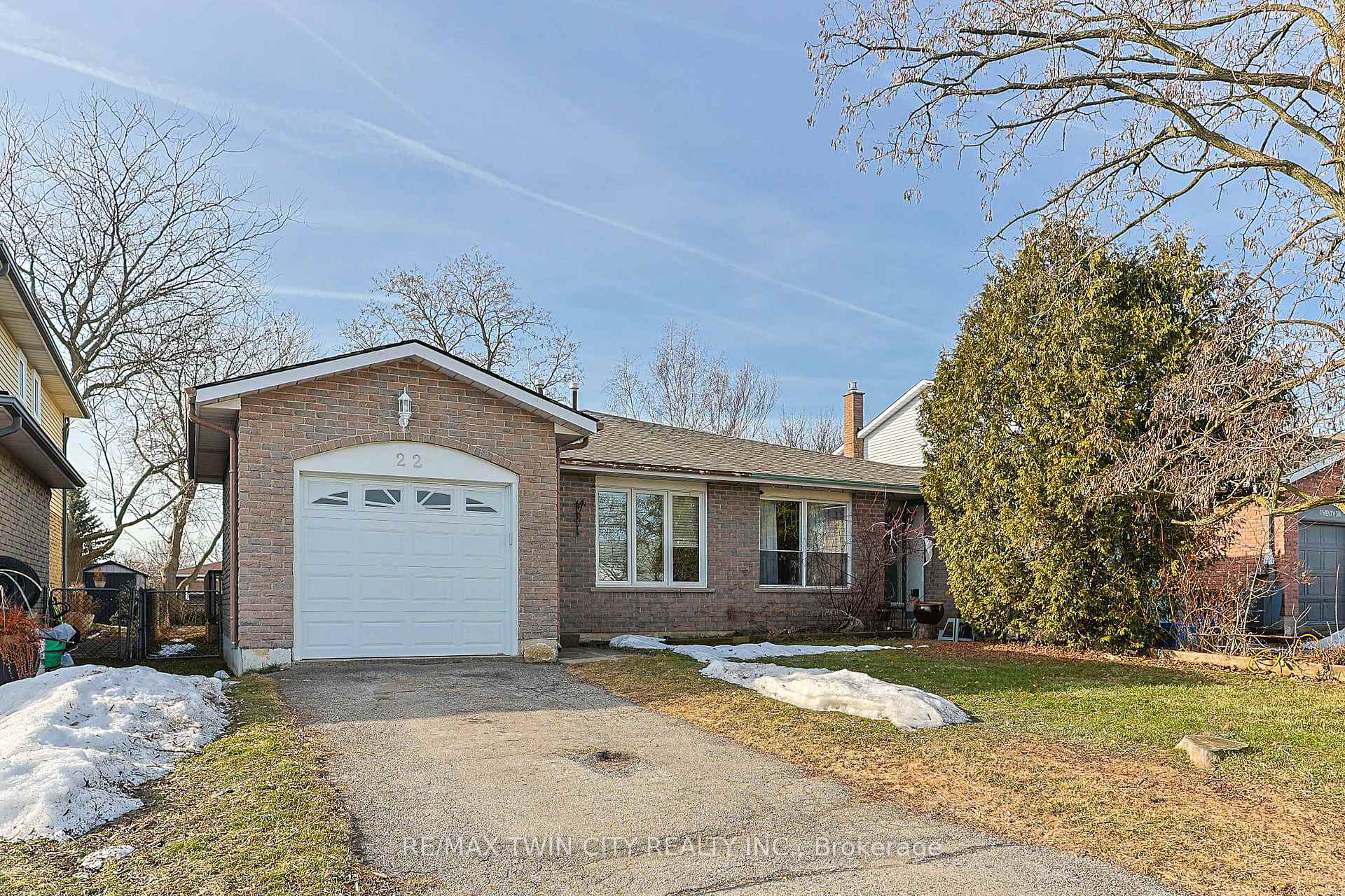 Photo 2 of 22 Telfer Court, Brant, Paris — HOMEH