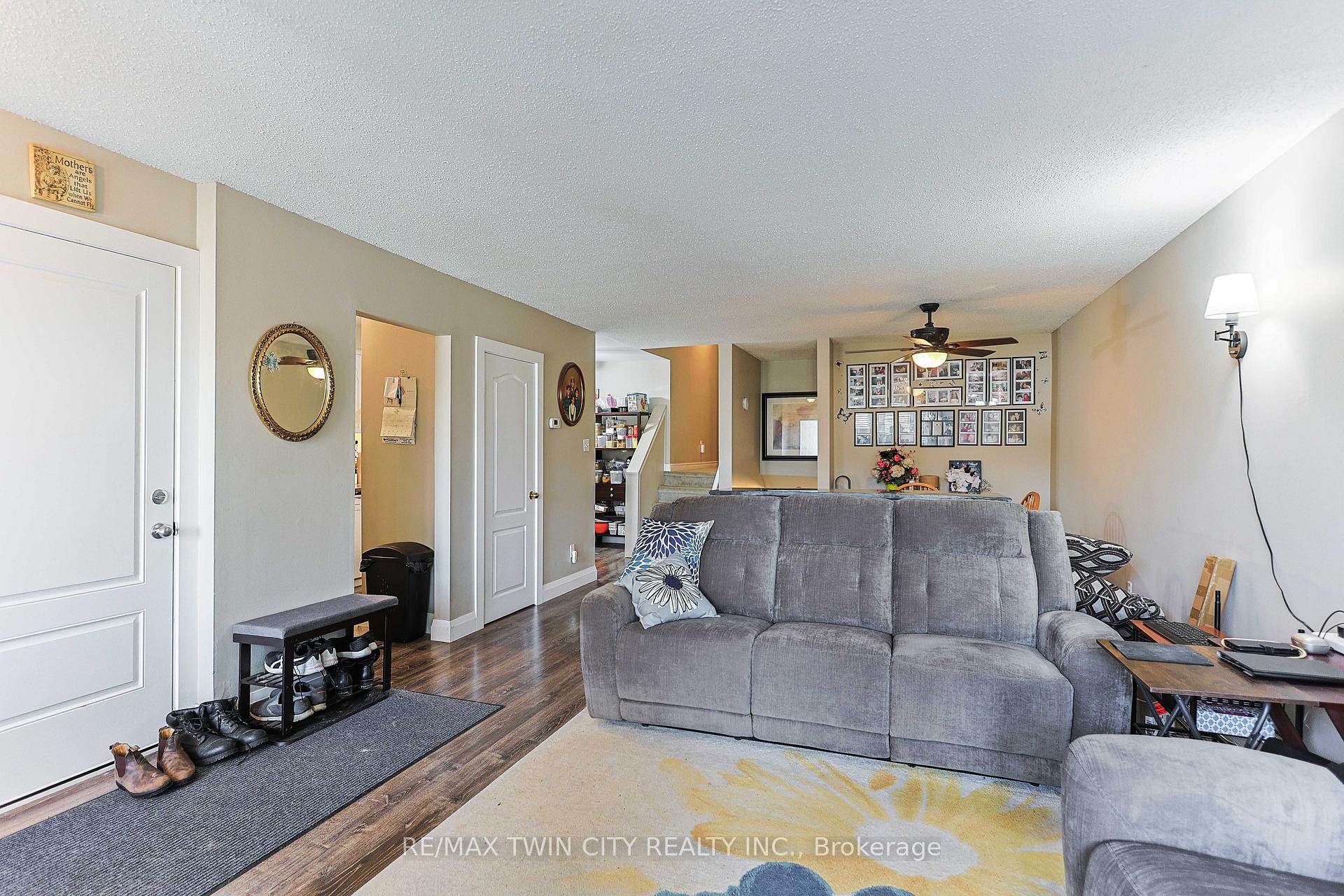 Photo 5 of 22 Telfer Court, Brant, Paris — HOMEH