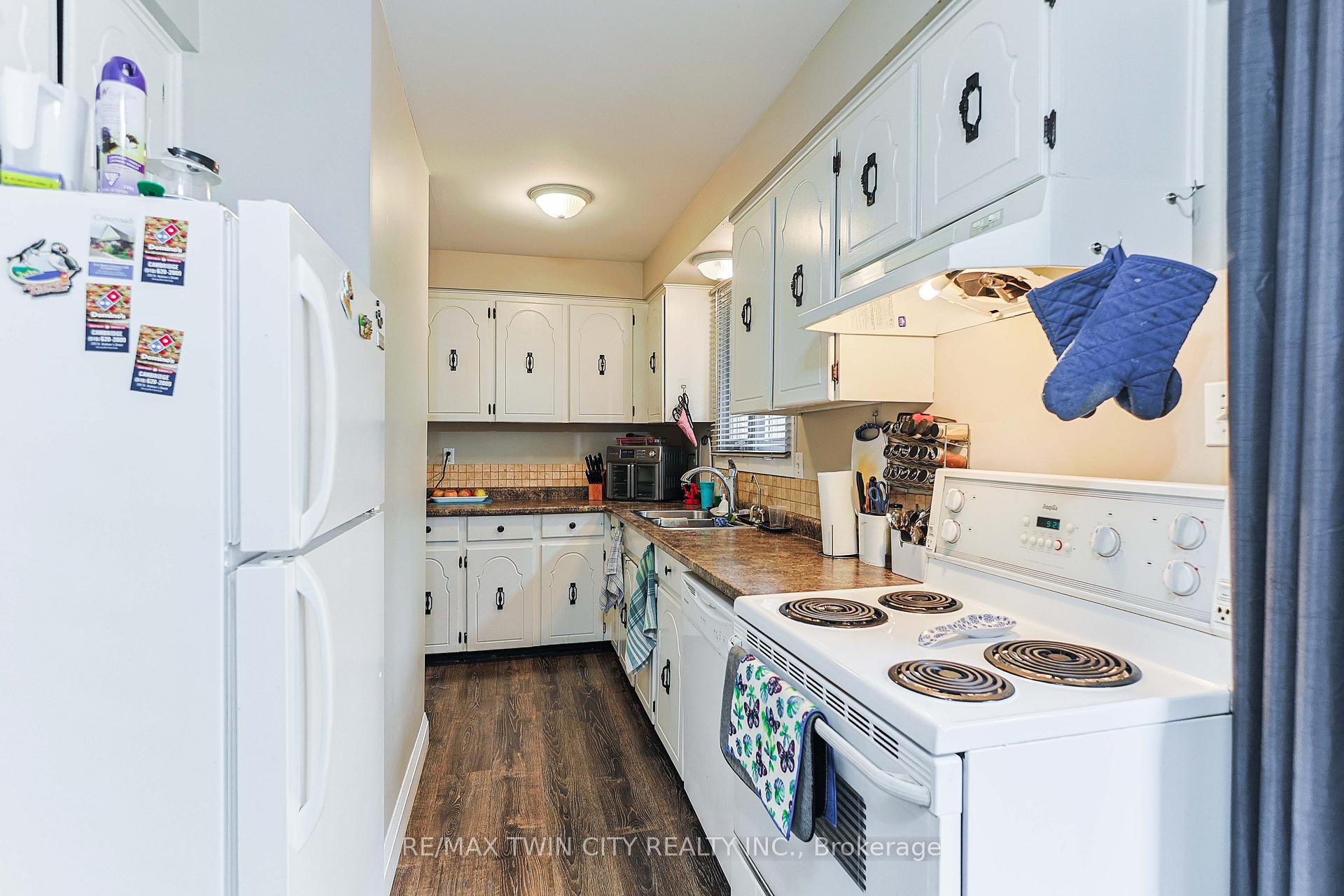 Photo 8 of 22 Telfer Court, Brant, Paris — HOMEH