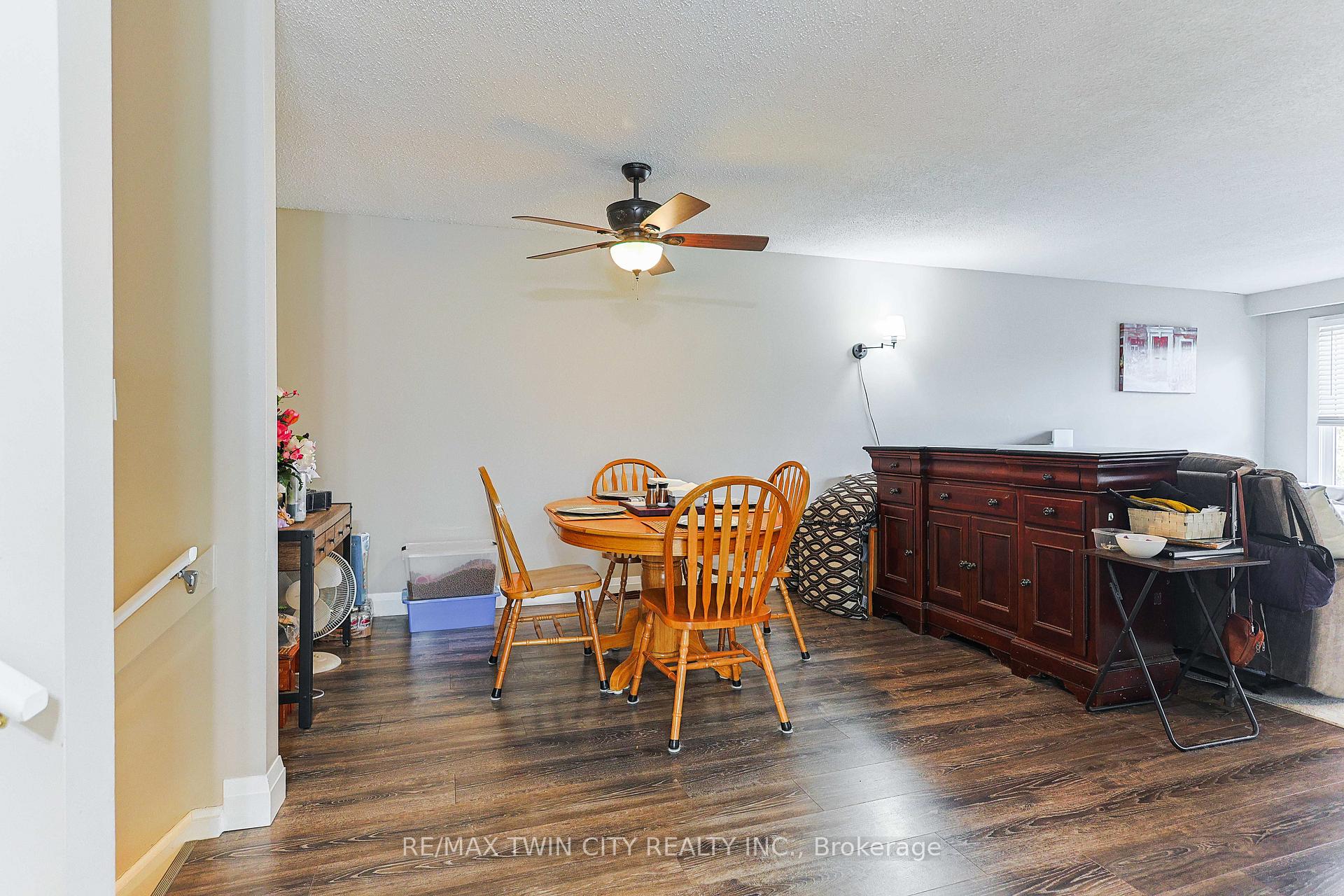 Photo 9 of 22 Telfer Court, Brant, Paris — HOMEH