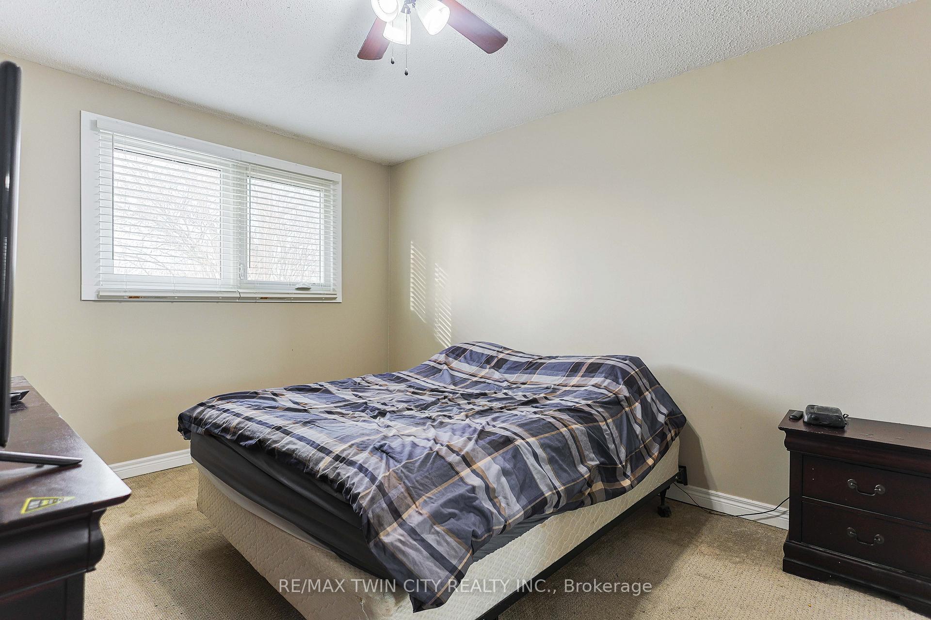 Photo 13 of 22 Telfer Court, Brant, Paris — HOMEH