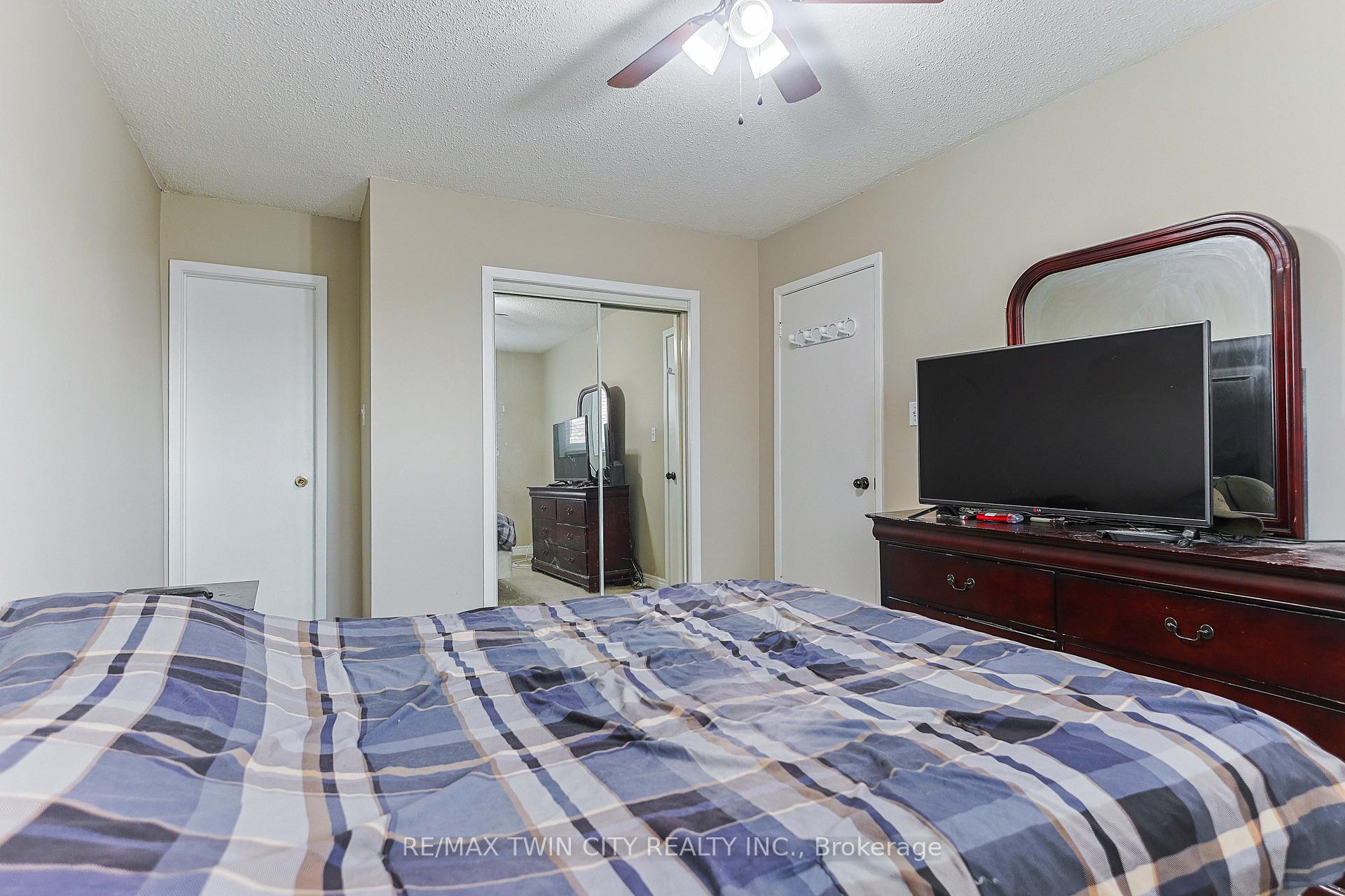 Photo 14 of 22 Telfer Court, Brant, Paris — HOMEH
