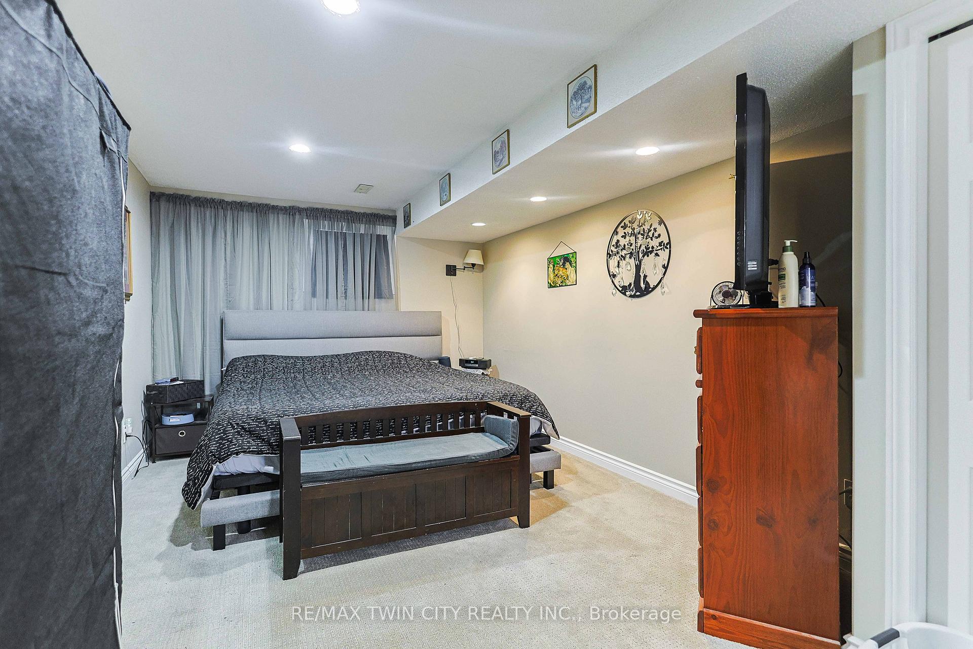 Photo 21 of 22 Telfer Court, Brant, Paris — HOMEH
