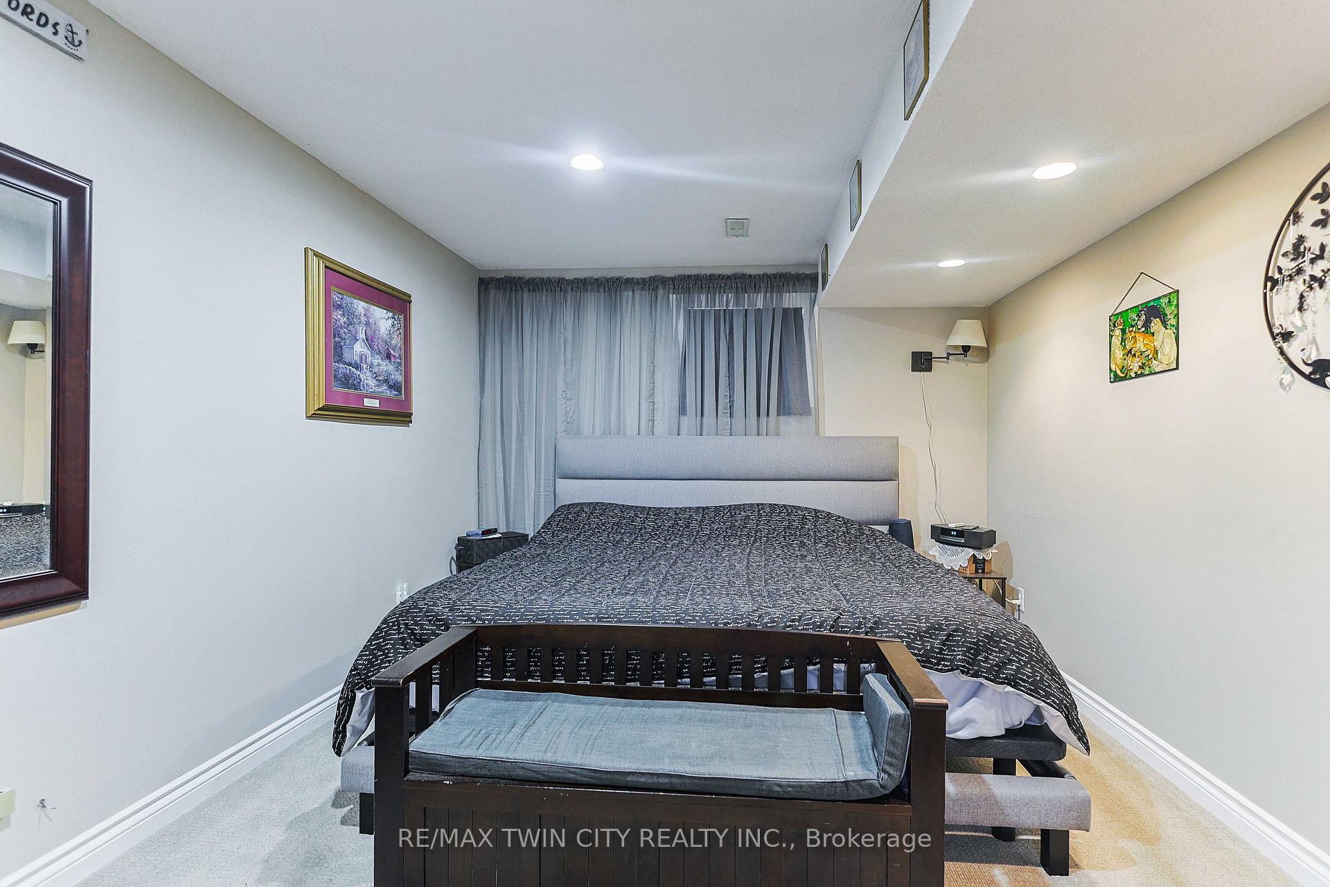 Photo 22 of 22 Telfer Court, Brant, Paris — HOMEH
