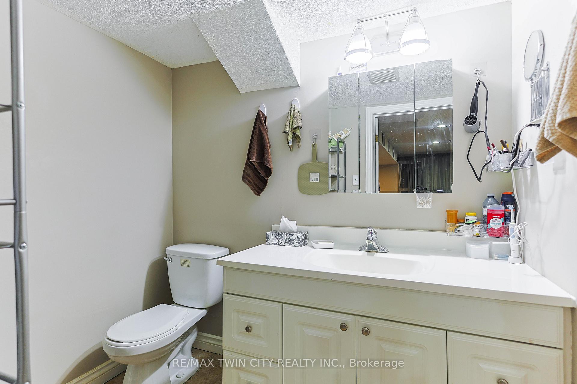 Photo 23 of 22 Telfer Court, Brant, Paris — HOMEH