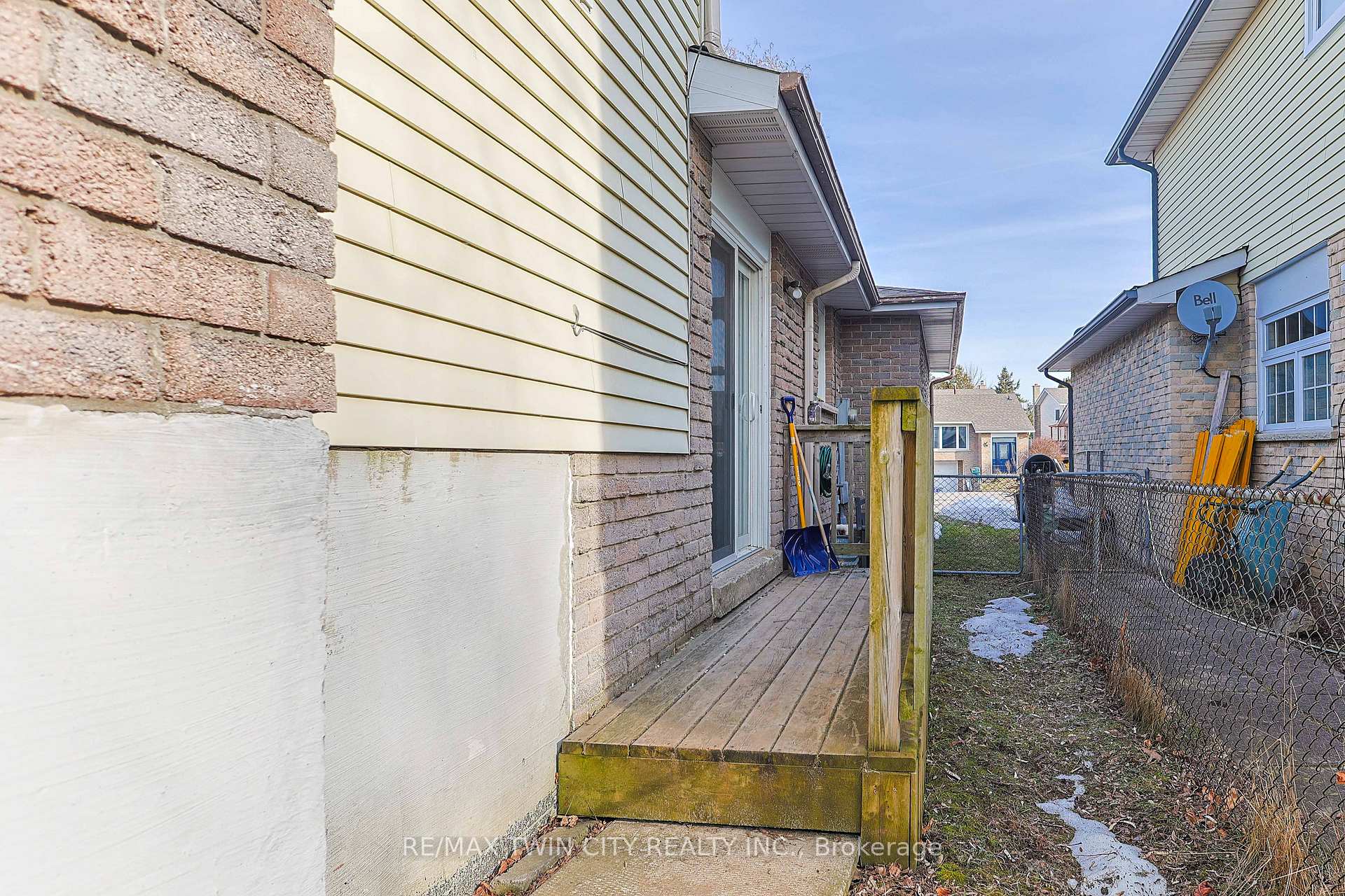Photo 26 of 22 Telfer Court, Brant, Paris — HOMEH