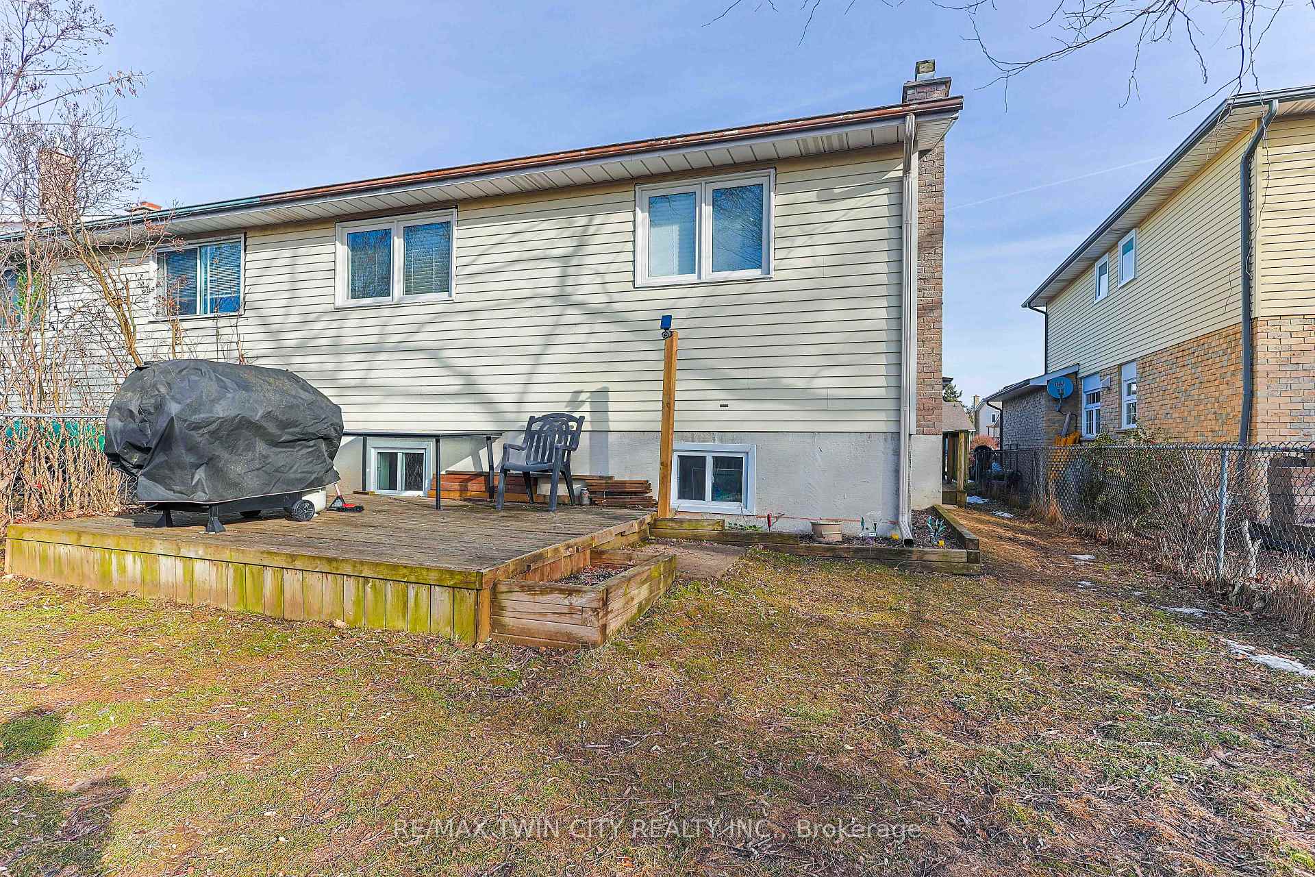 Photo 29 of 22 Telfer Court, Brant, Paris — HOMEH