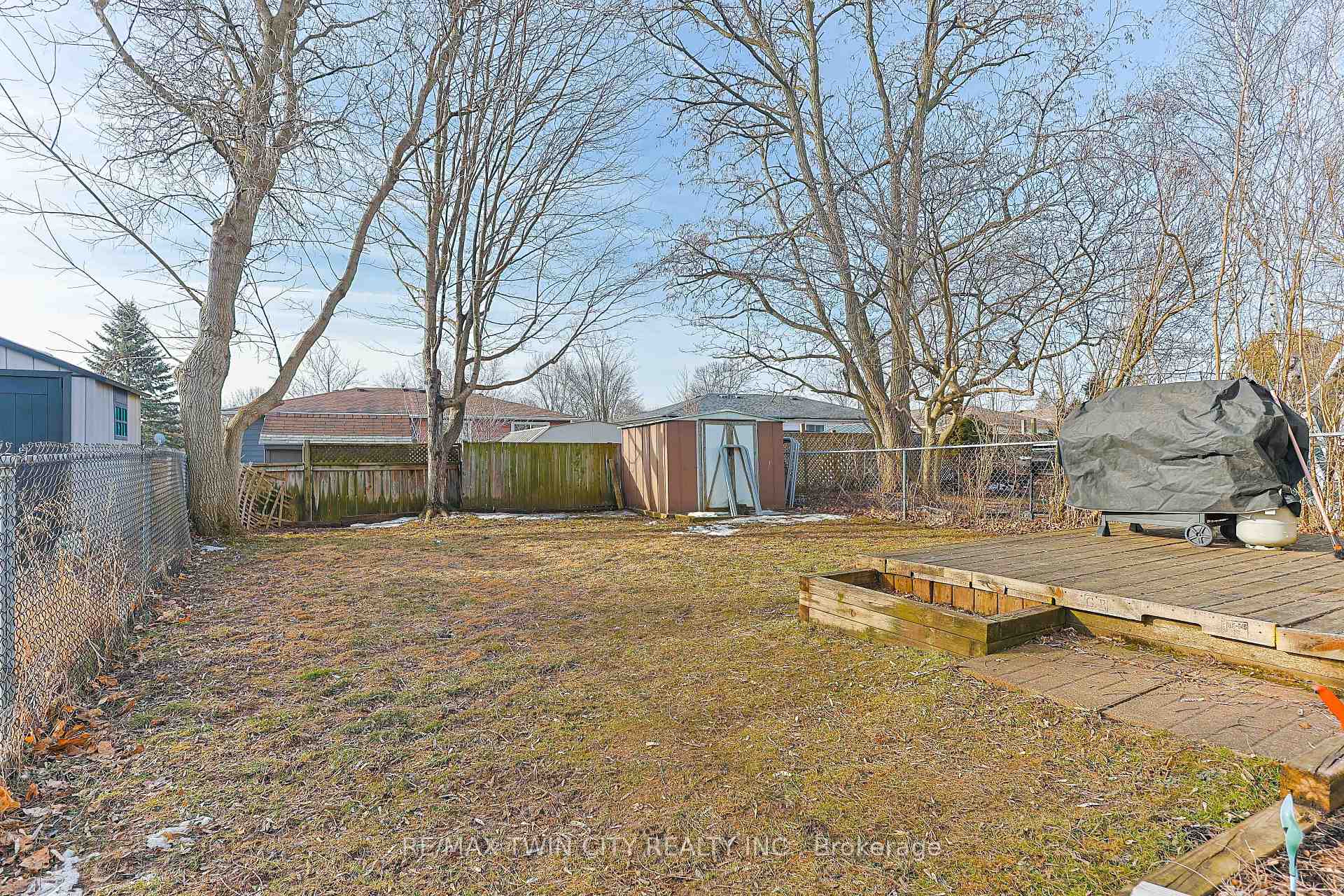 Photo 30 of 22 Telfer Court, Brant, Paris — HOMEH