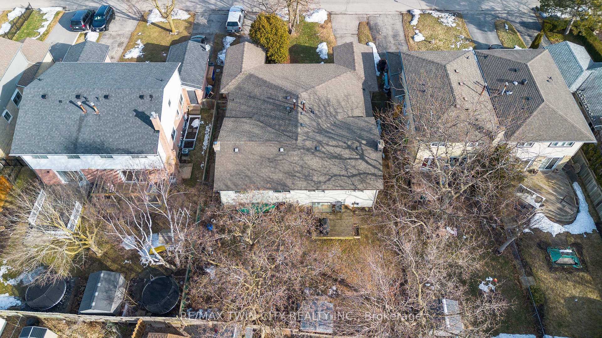 Photo 34 of 22 Telfer Court, Brant, Paris — HOMEH