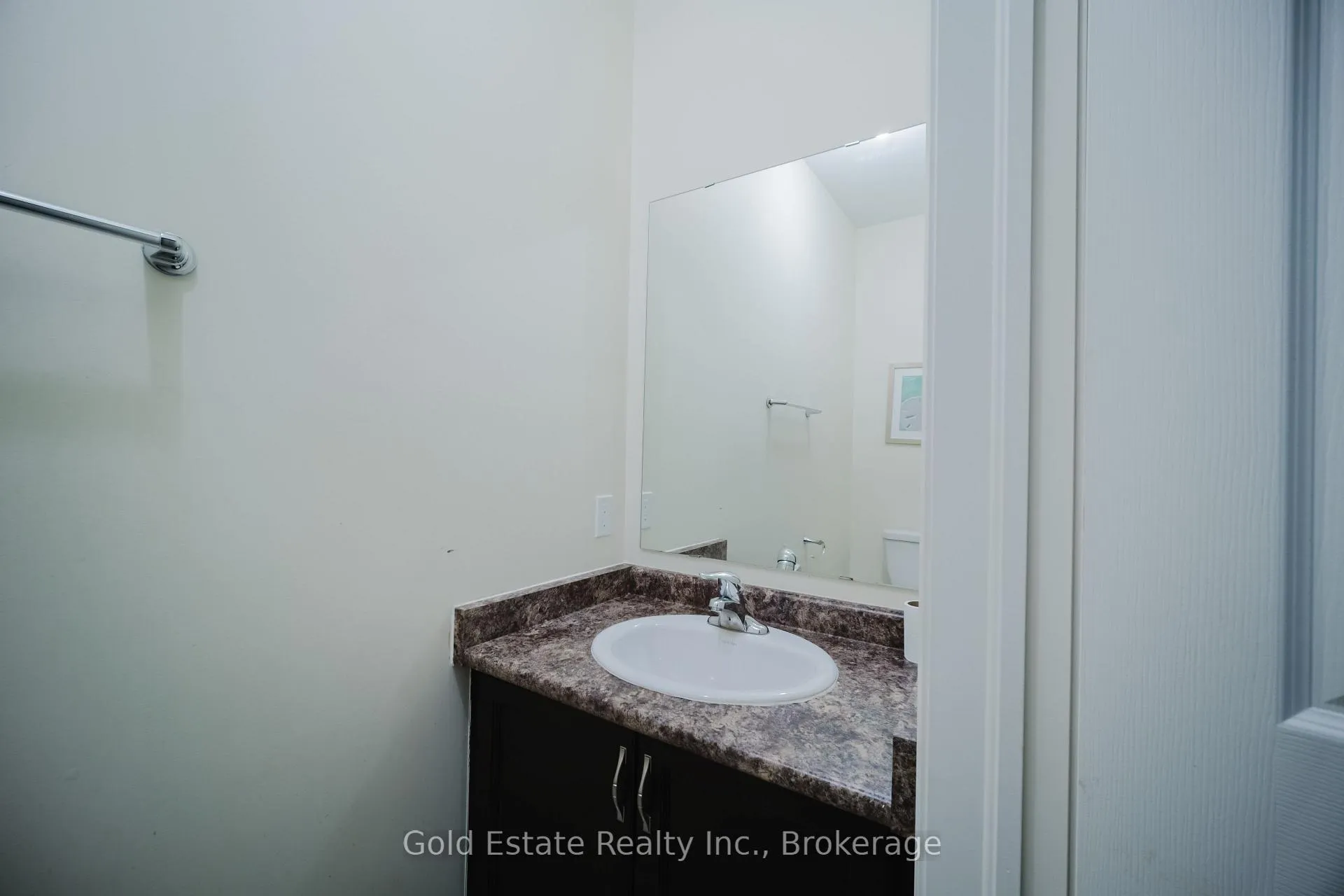 Photo 9 of 69 Blackberry Valley Crescent, Caledon, Rural Caledon — HOMEH