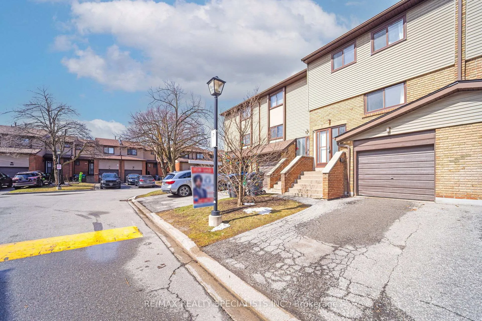 Photo 3 of 46 Carleton Place, Brampton, Bramalea West Industrial — HOMEH