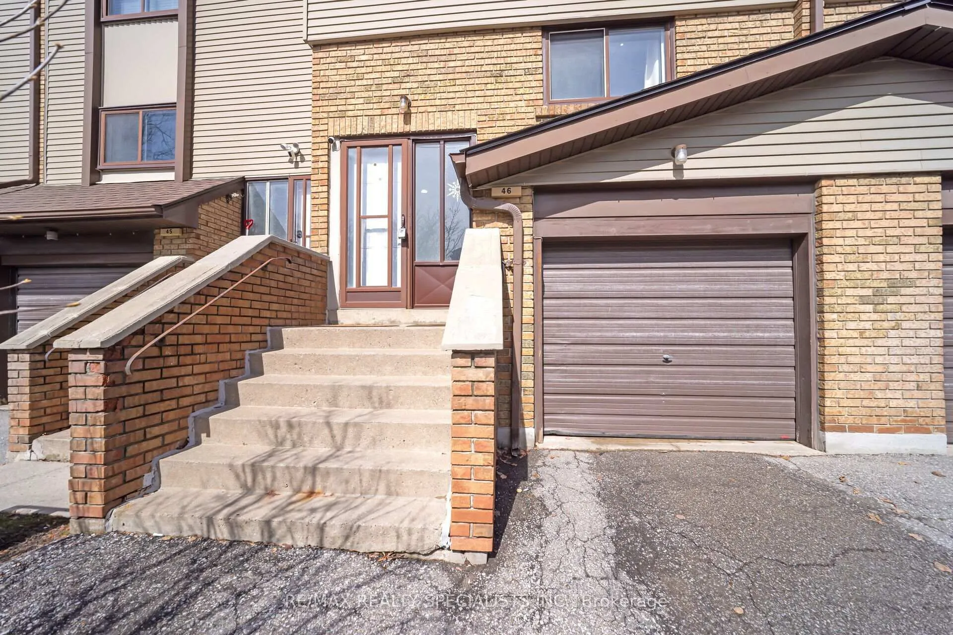 Photo 4 of 46 Carleton Place, Brampton, Bramalea West Industrial — HOMEH