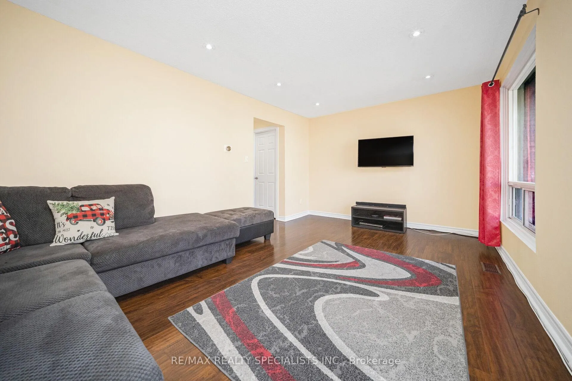 Photo 9 of 46 Carleton Place, Brampton, Bramalea West Industrial — HOMEH