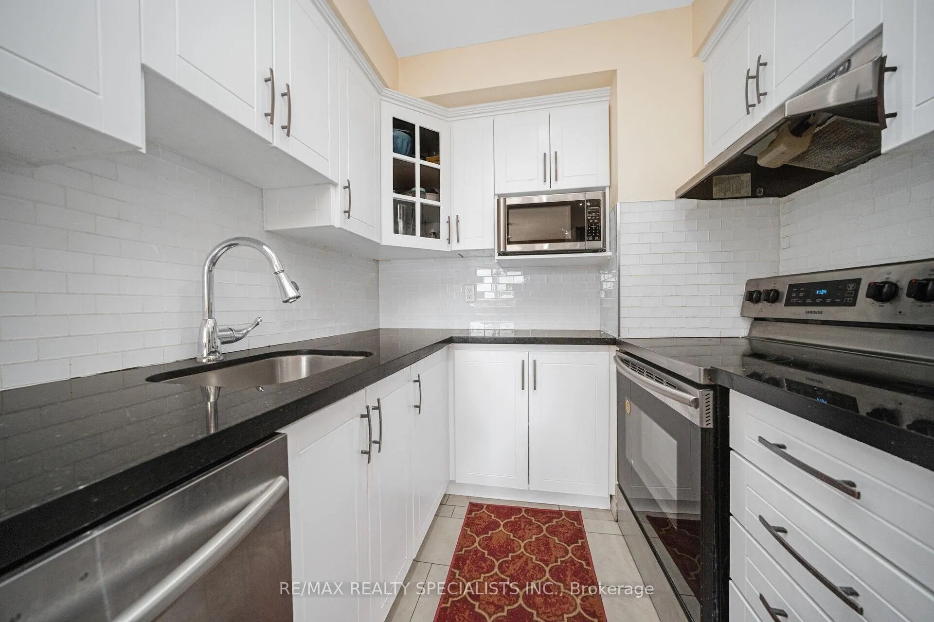 Photo 15 of 46 Carleton Place, Brampton, Bramalea West Industrial — HOMEH