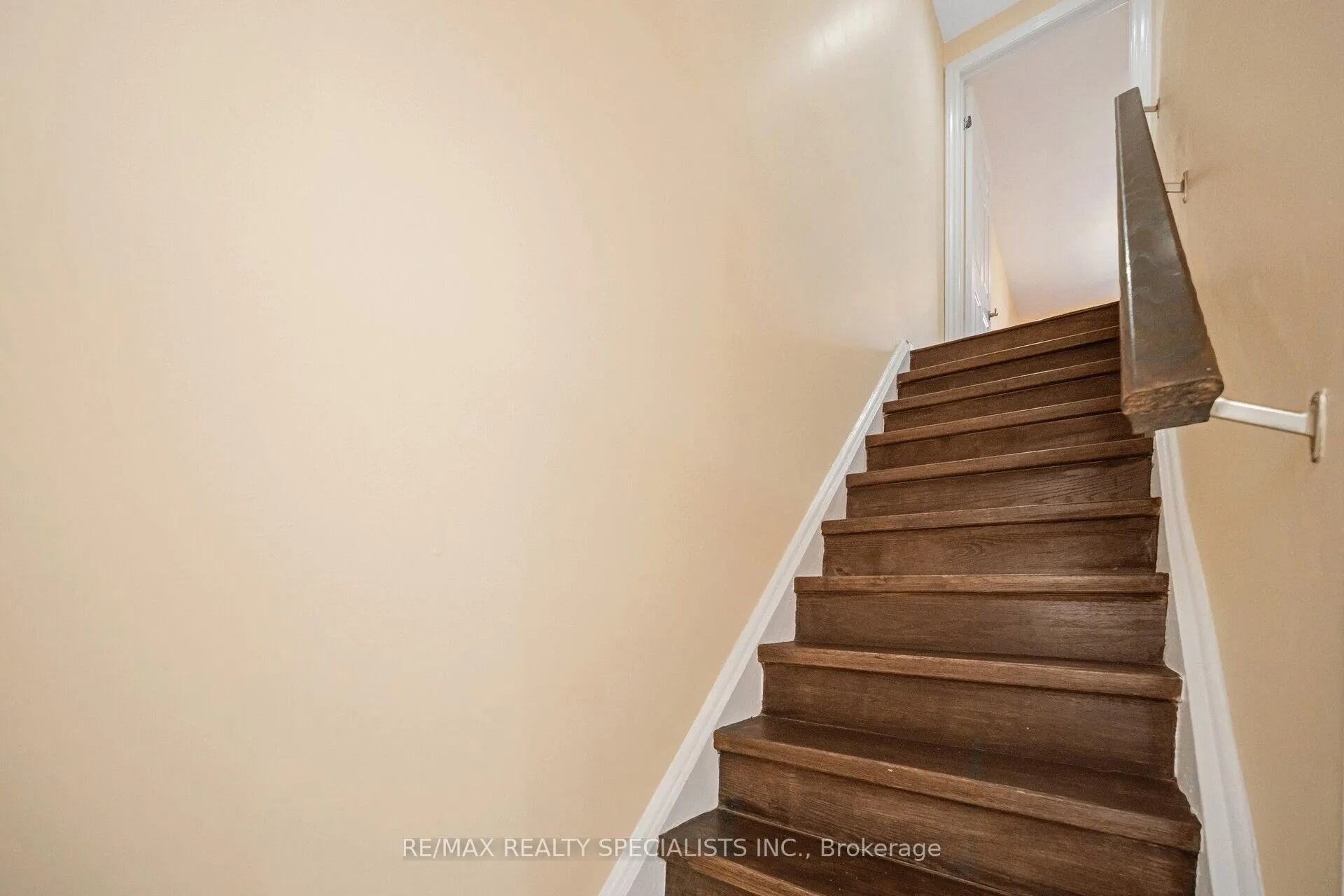 Photo 27 of 46 Carleton Place, Brampton, Bramalea West Industrial — HOMEH