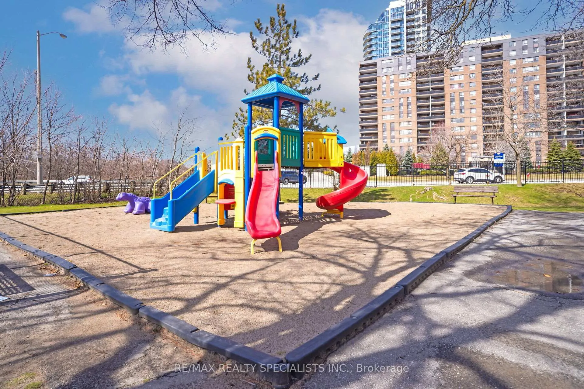 Photo 44 of 46 Carleton Place, Brampton, Bramalea West Industrial — HOMEH