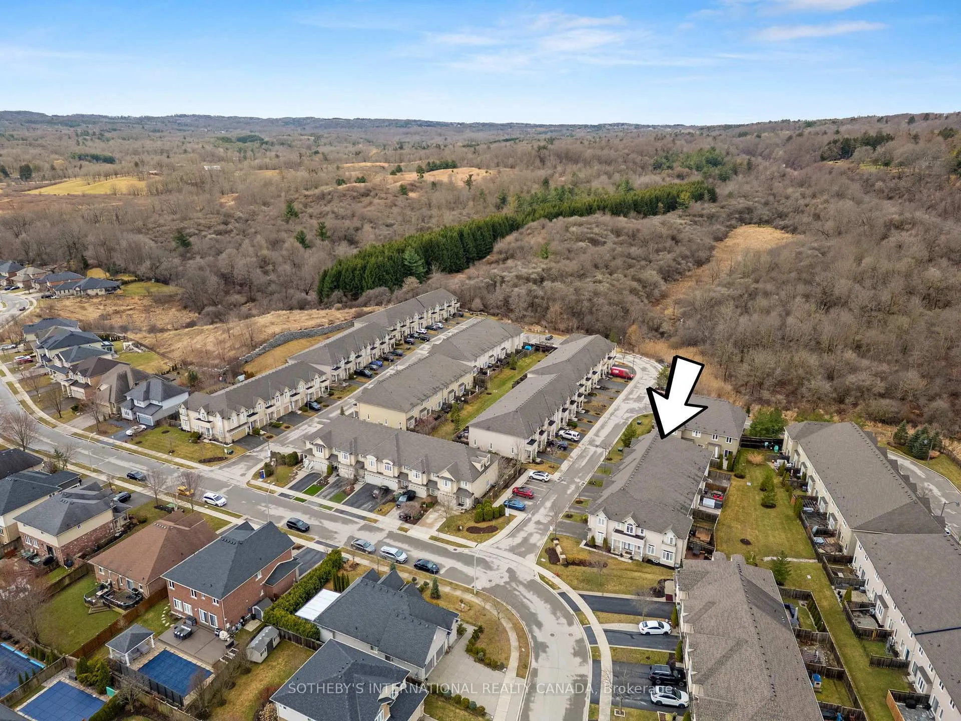 Photo 3 of 93 Forest Valley Crescent, Hamilton, Dundas — HOMEH