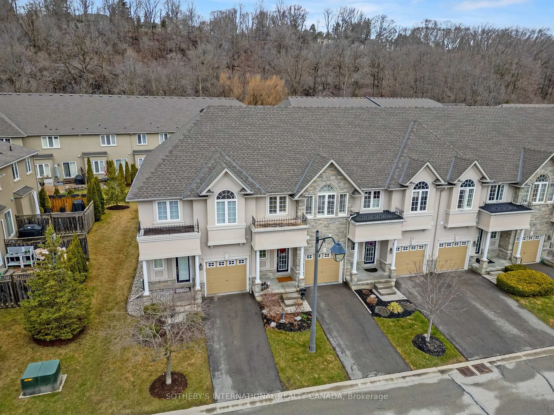 Photo 7 of 93 Forest Valley Crescent, Hamilton, Dundas — HOMEH