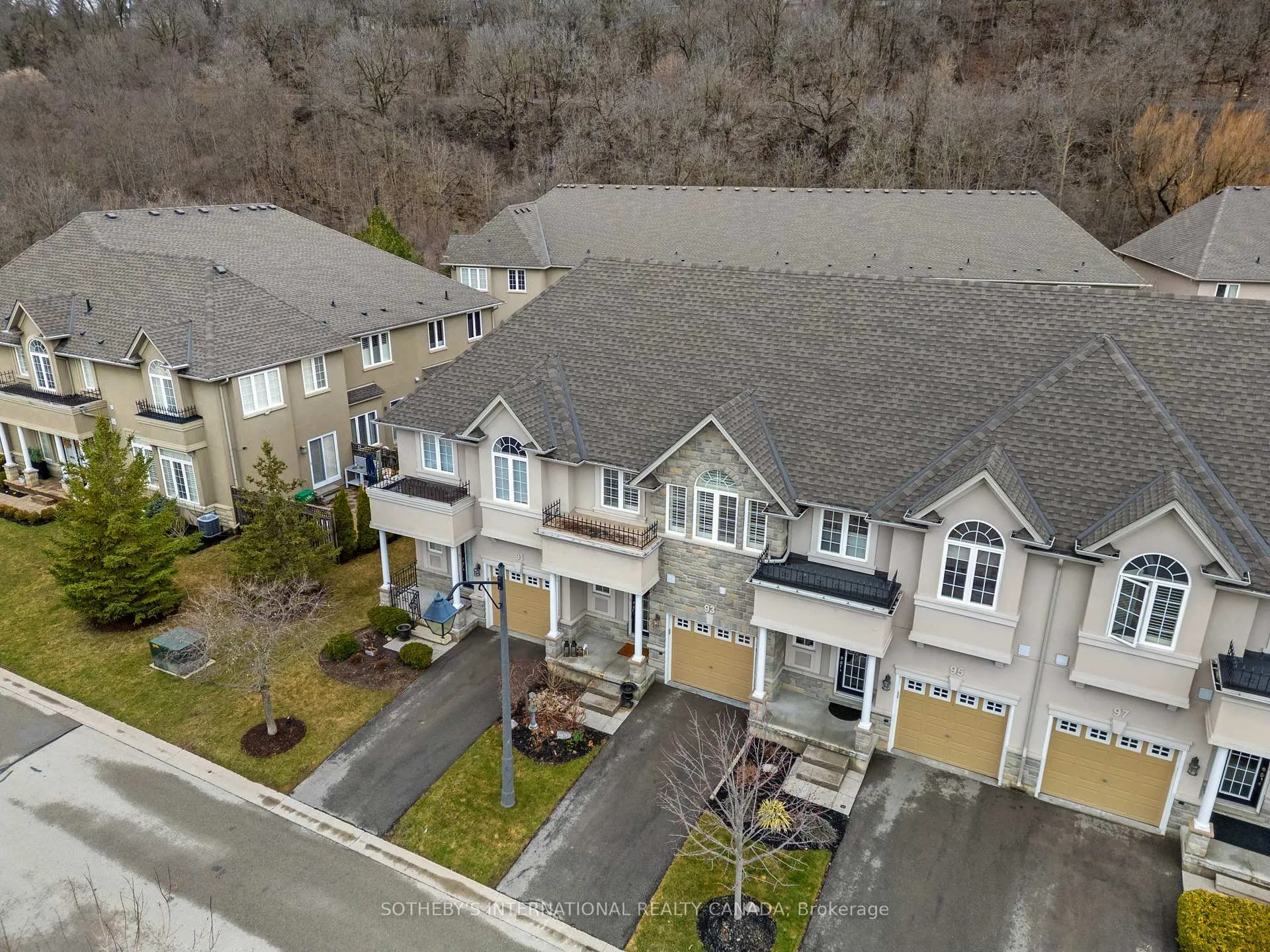 Photo 8 of 93 Forest Valley Crescent, Hamilton, Dundas — HOMEH