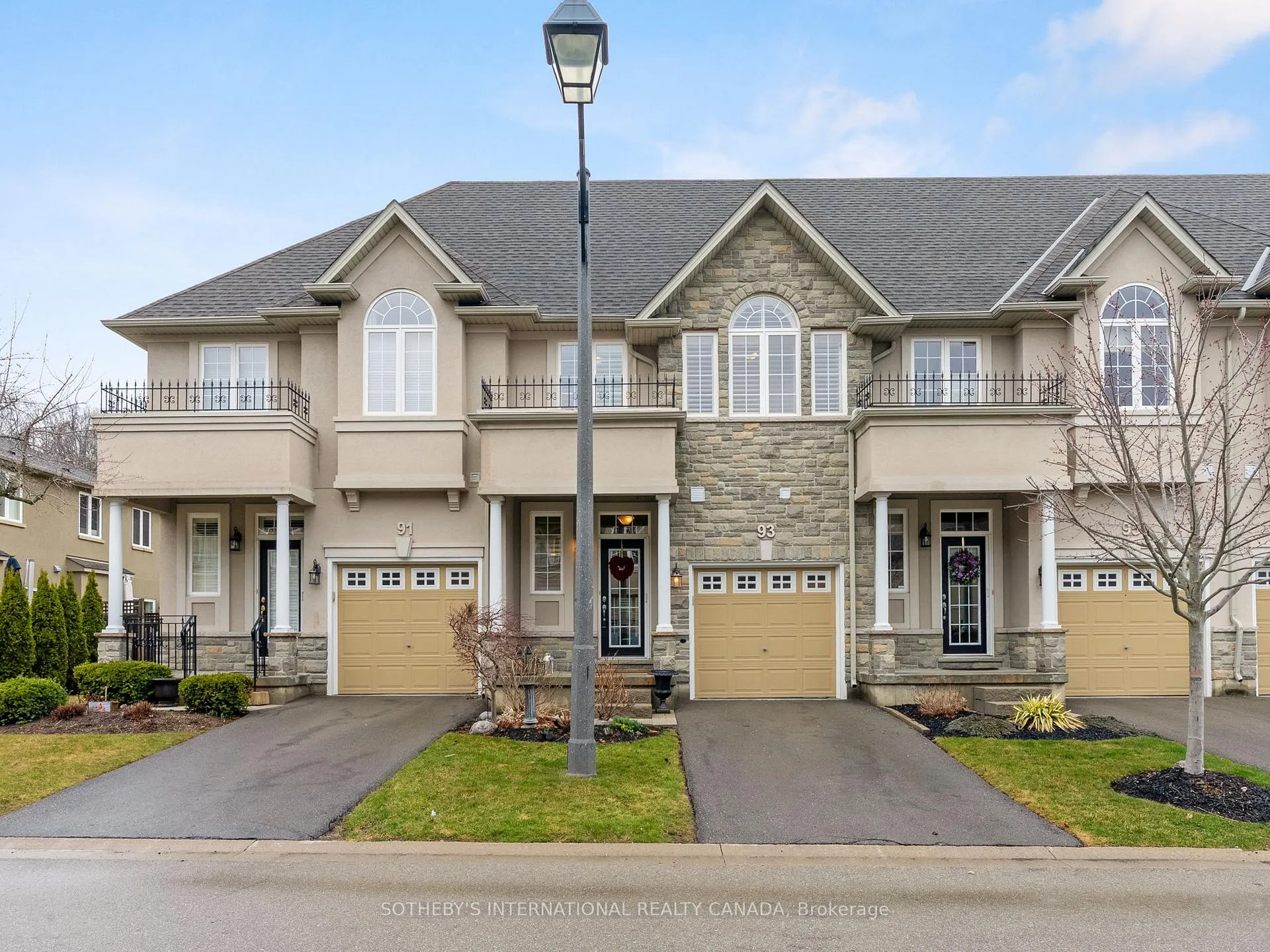 Photo 9 of 93 Forest Valley Crescent, Hamilton, Dundas — HOMEH