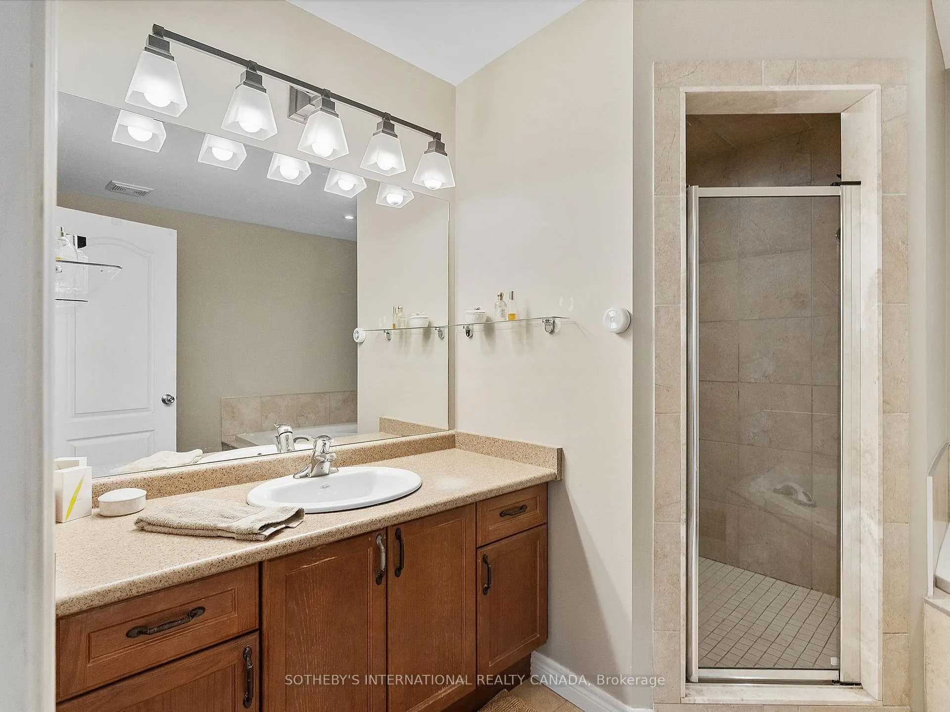Photo 34 of 93 Forest Valley Crescent, Hamilton, Dundas — HOMEH