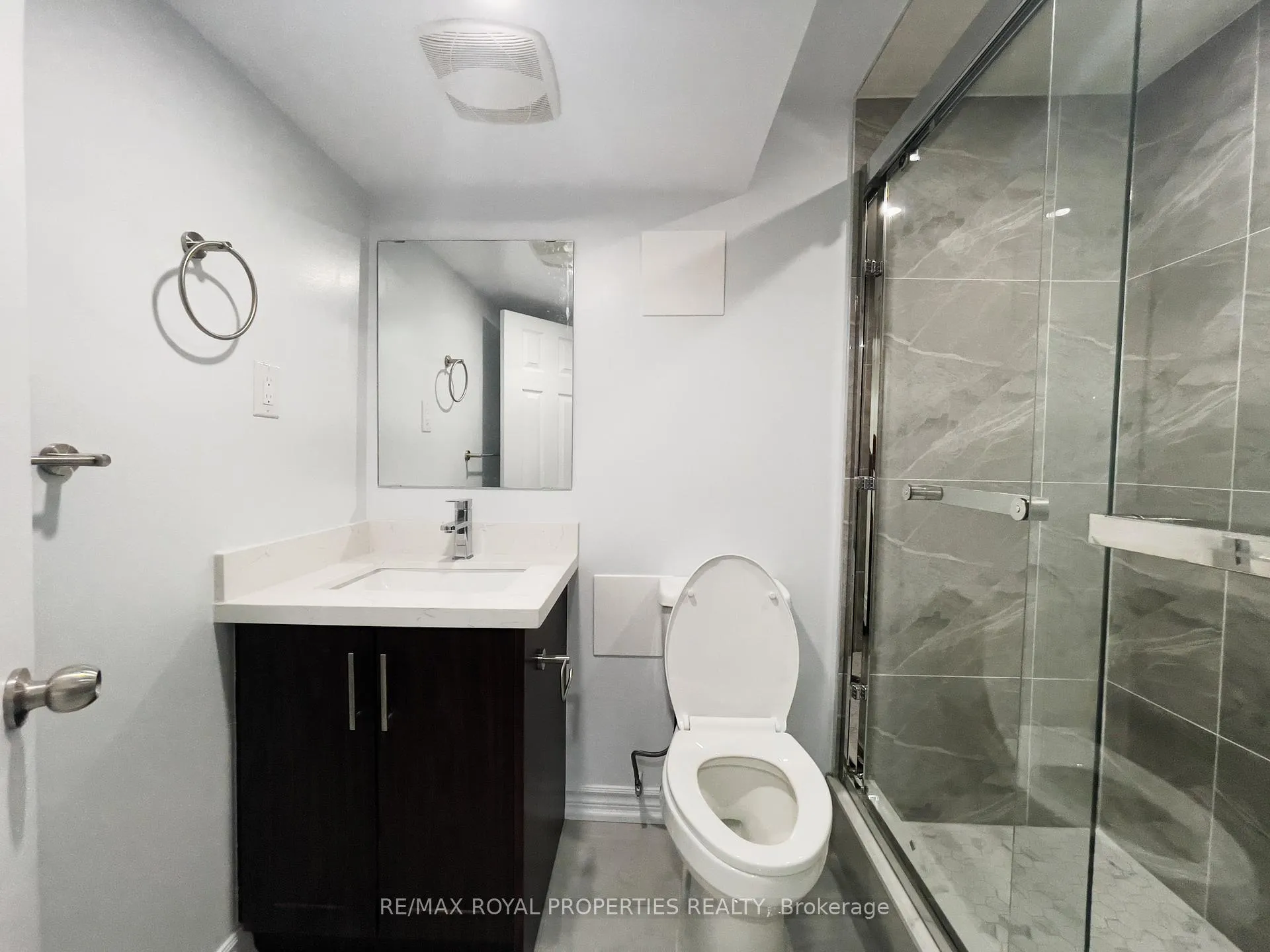 Photo 3 of Unit Bsmt, 46 Hettersley Drive, Ajax, Central West — HOMEH
