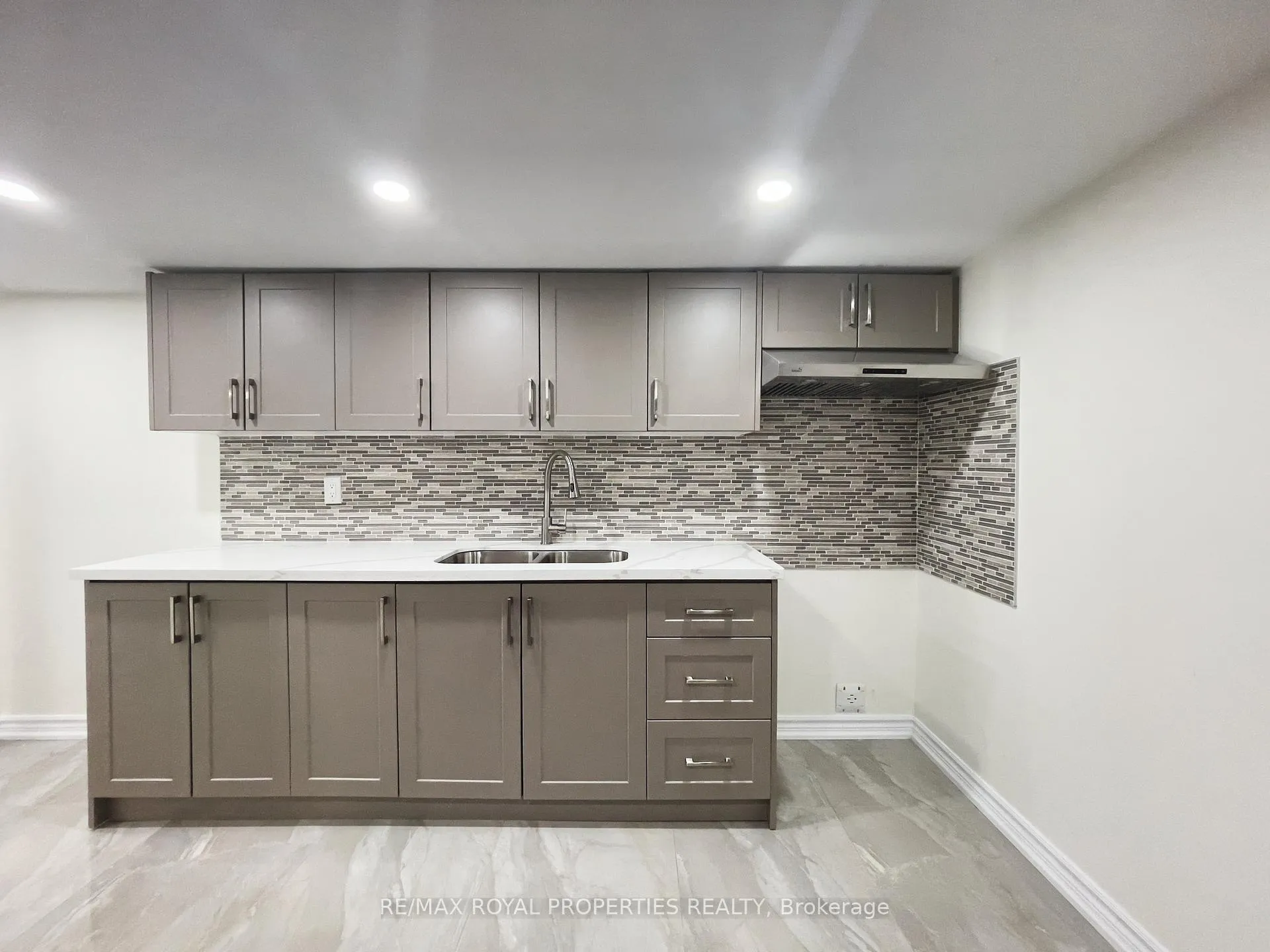 Photo 13 of Unit Bsmt, 46 Hettersley Drive, Ajax, Central West — HOMEH