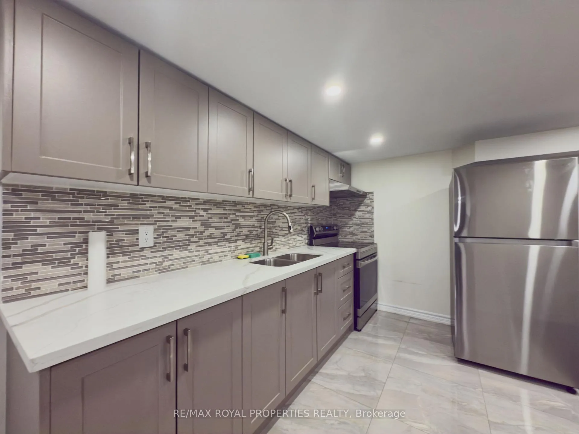 Photo 14 of Unit Bsmt, 46 Hettersley Drive, Ajax, Central West — HOMEH