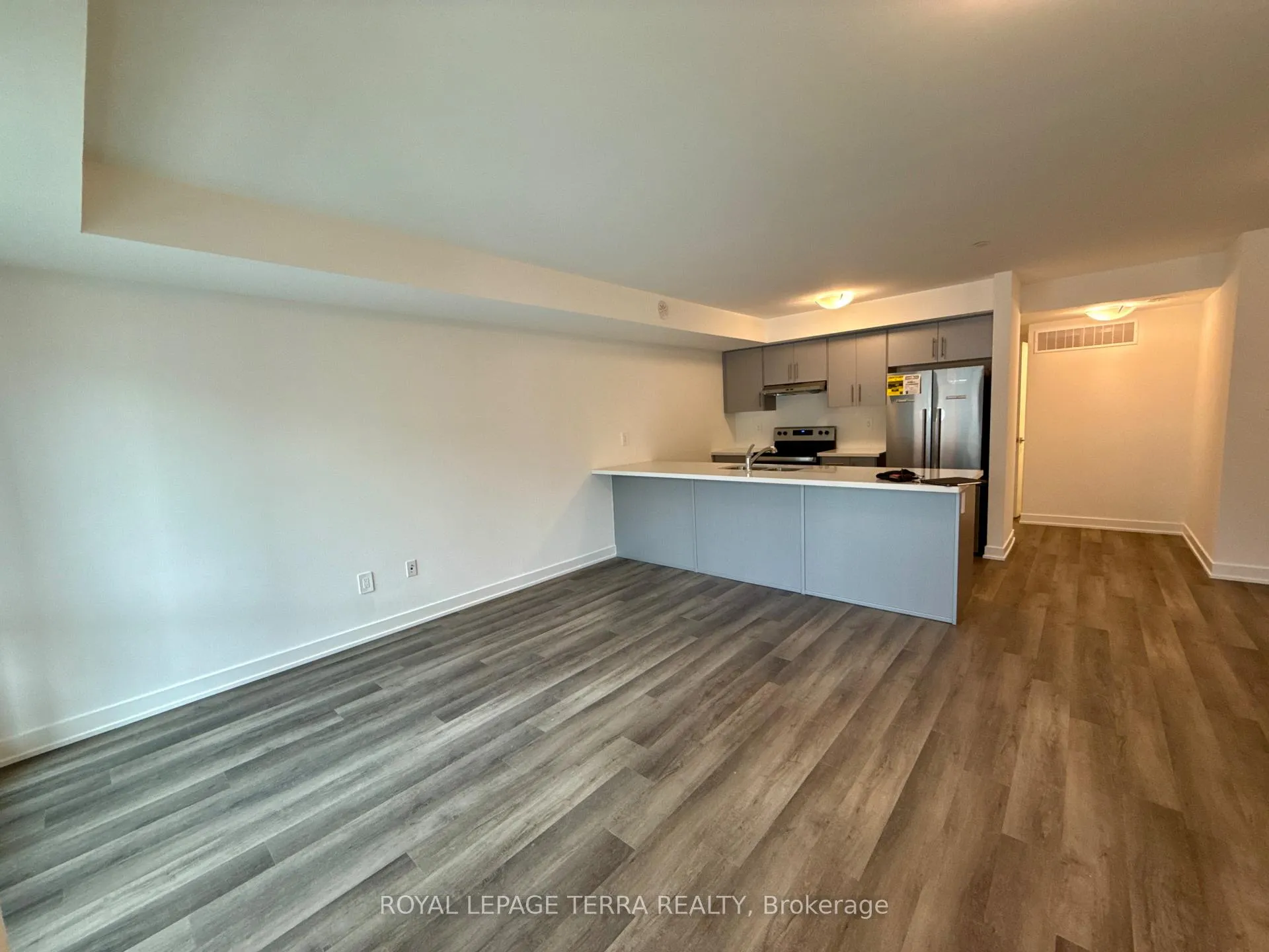 Photo 5 of Unit 3, 35 Romilly Avenue, Brampton, Northwest Brampton — HOMEH
