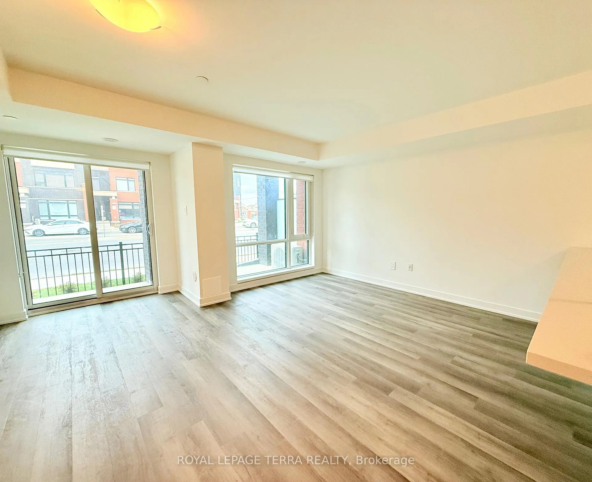 Photo 6 of Unit 3, 35 Romilly Avenue, Brampton, Northwest Brampton — HOMEH