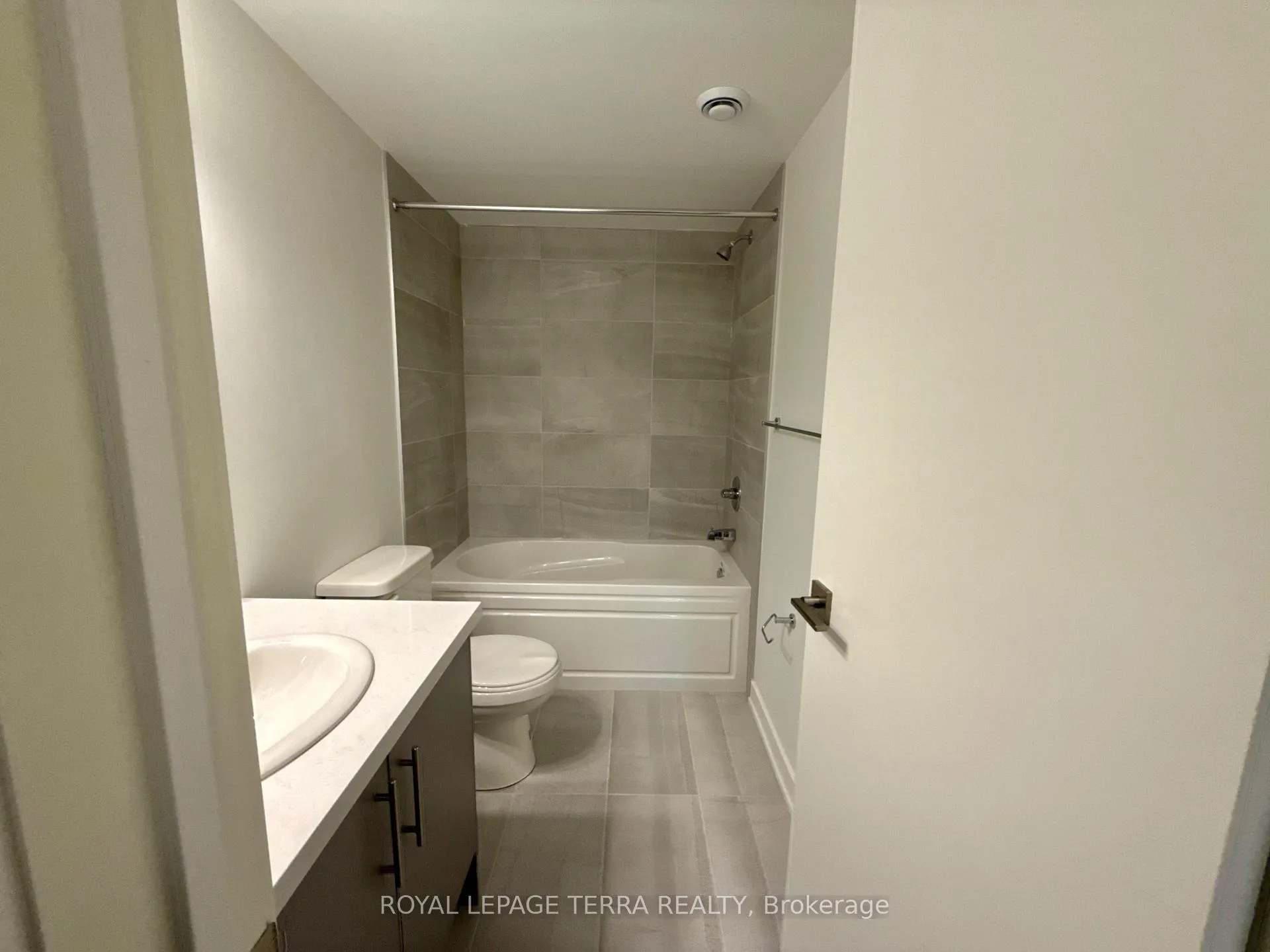 Photo 18 of Unit 3, 35 Romilly Avenue, Brampton, Northwest Brampton — HOMEH