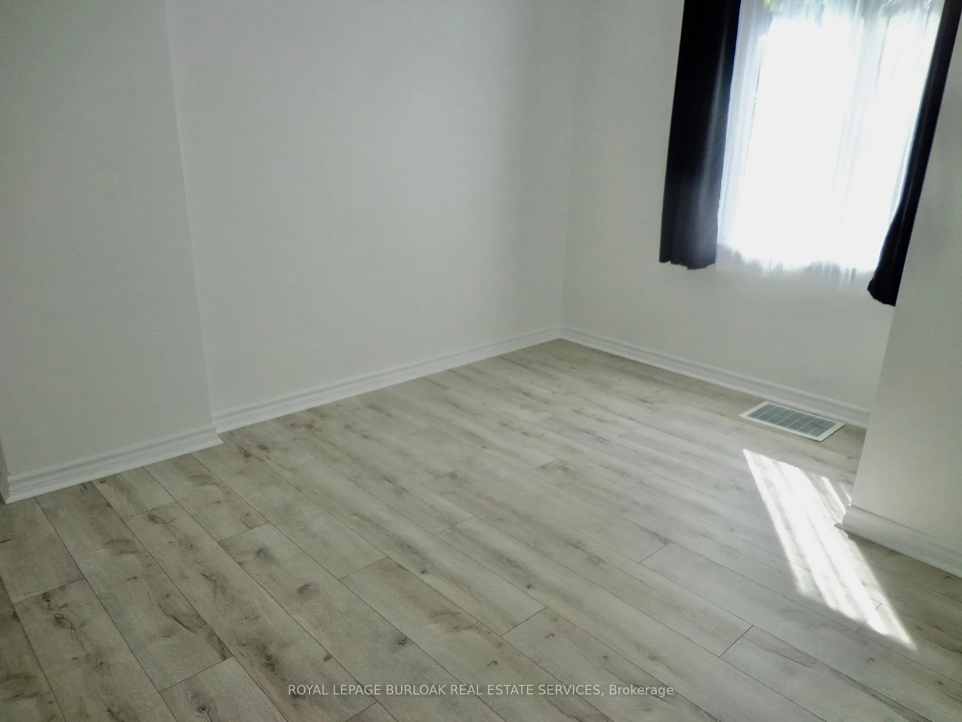 Photo 16 of 32 Grimsby Avenue, Hamilton, McQuesten — HOMEH