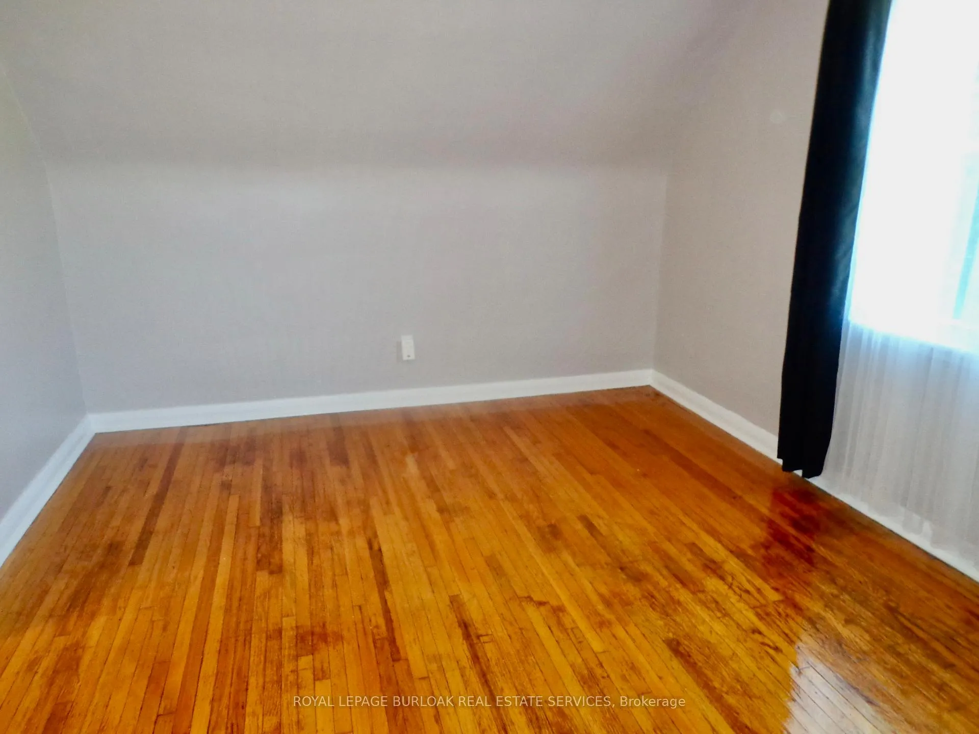 Photo 27 of 32 Grimsby Avenue, Hamilton, McQuesten — HOMEH
