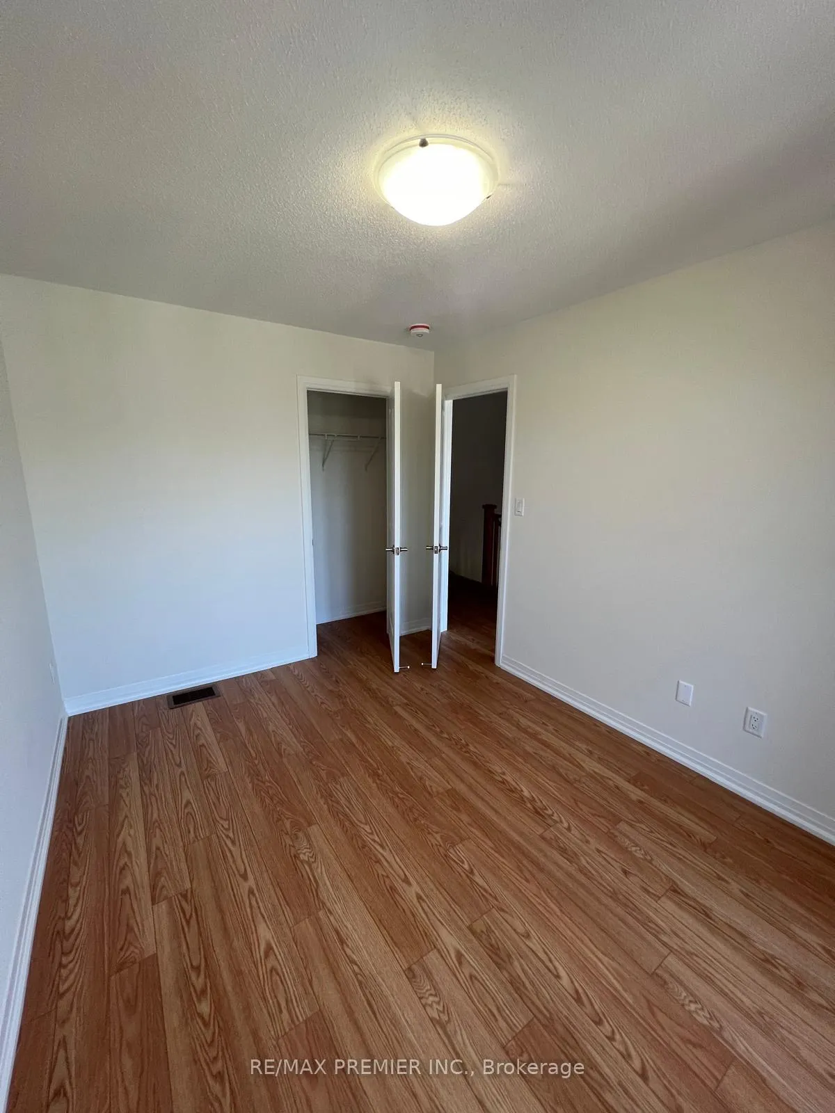 Photo 4 of 25 Bluebird Lane, Barrie, Painswick South — HOMEH
