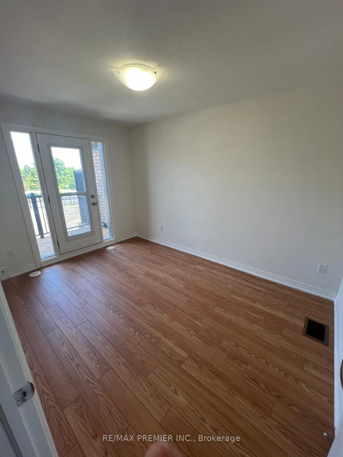 Photo 6 of 25 Bluebird Lane, Barrie, Painswick South — HOMEH