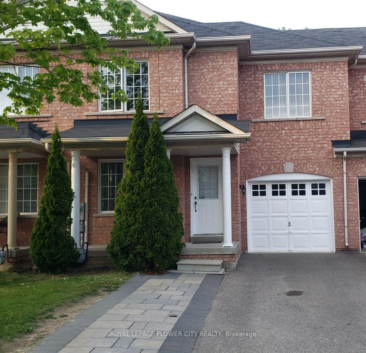 Photo 2 of 74 Tianalee Crescent, Brampton, Fletcher's Meadow — HOMEH