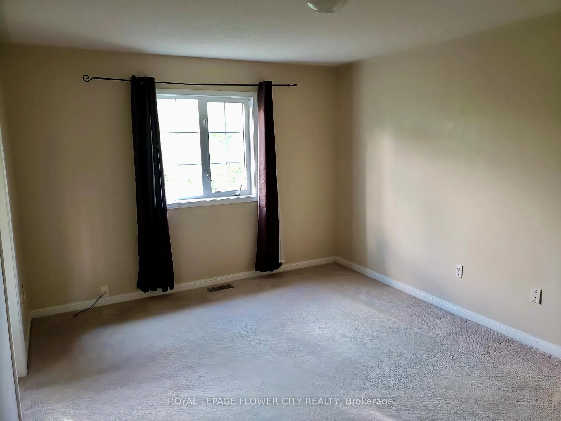 Photo 8 of 74 Tianalee Crescent, Brampton, Fletcher's Meadow — HOMEH