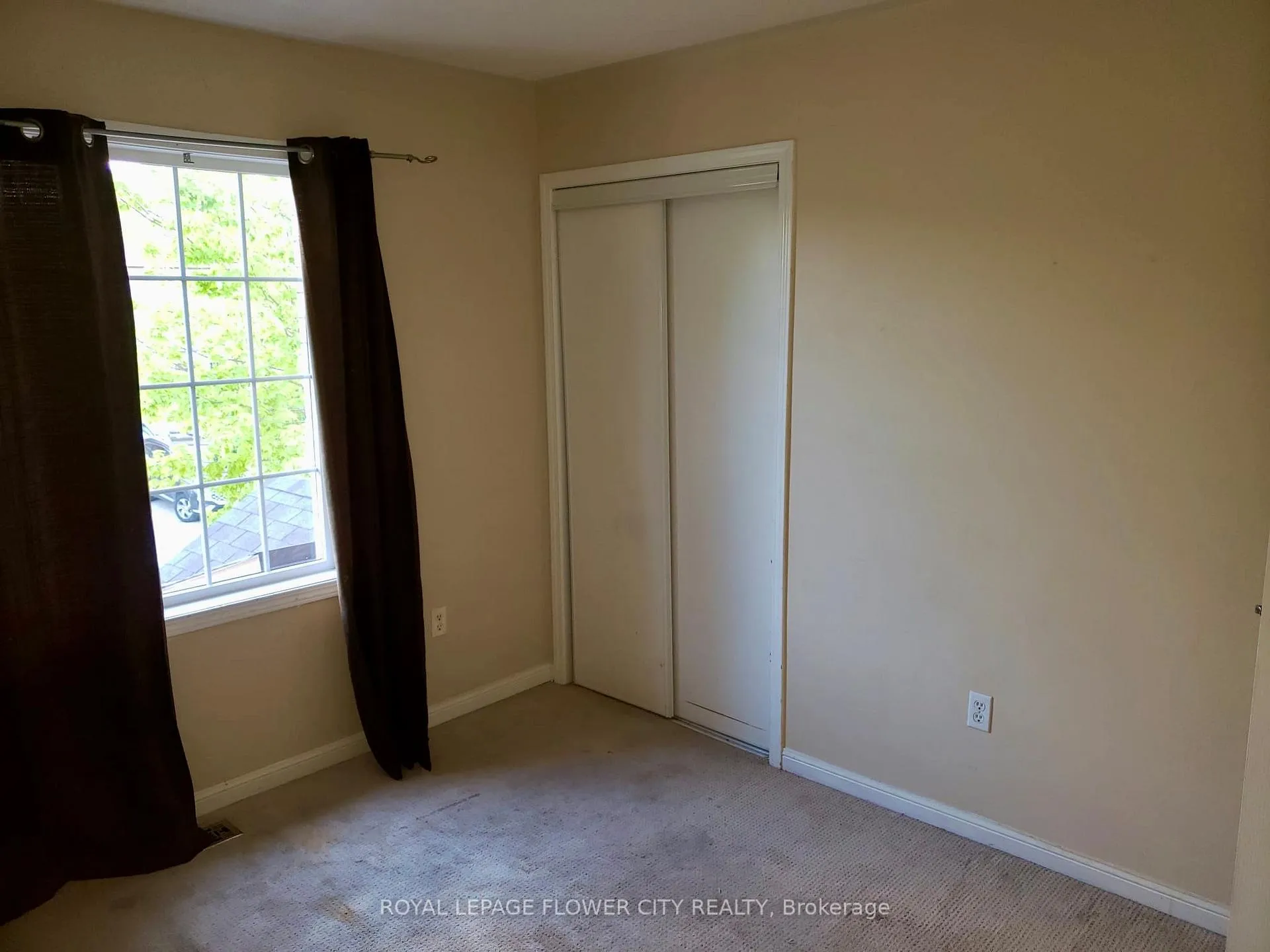 Photo 9 of 74 Tianalee Crescent, Brampton, Fletcher's Meadow — HOMEH
