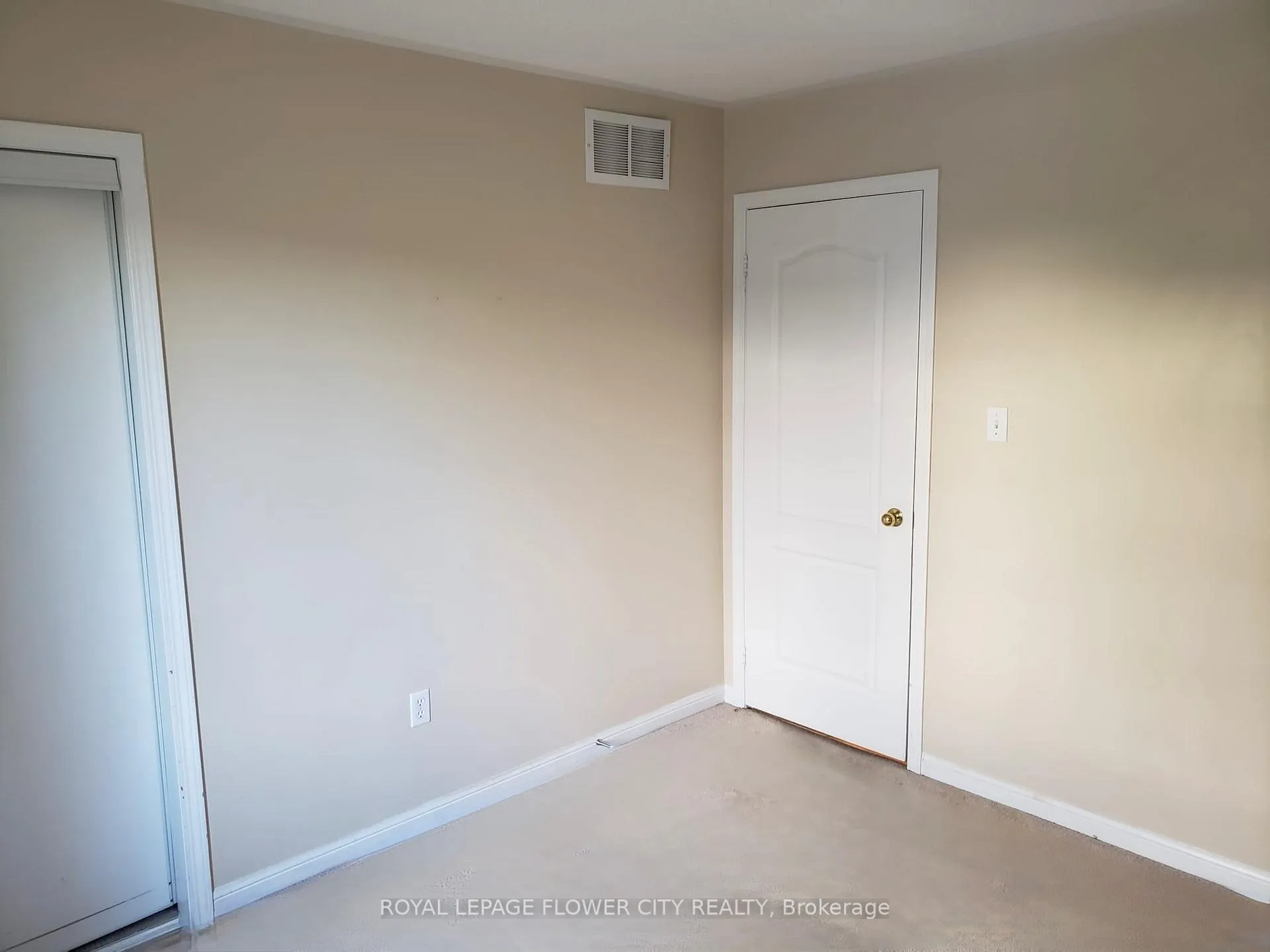 Photo 11 of 74 Tianalee Crescent, Brampton, Fletcher's Meadow — HOMEH