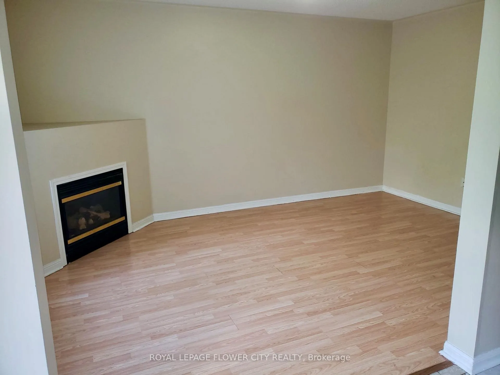 Photo 16 of 74 Tianalee Crescent, Brampton, Fletcher's Meadow — HOMEH