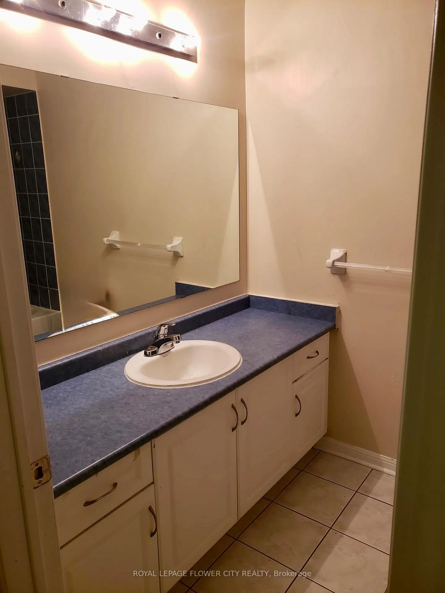 Photo 22 of 74 Tianalee Crescent, Brampton, Fletcher's Meadow — HOMEH