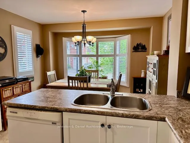 Photo 5 of 18 Shoreline Drive, Bracebridge, Macaulay — HOMEH