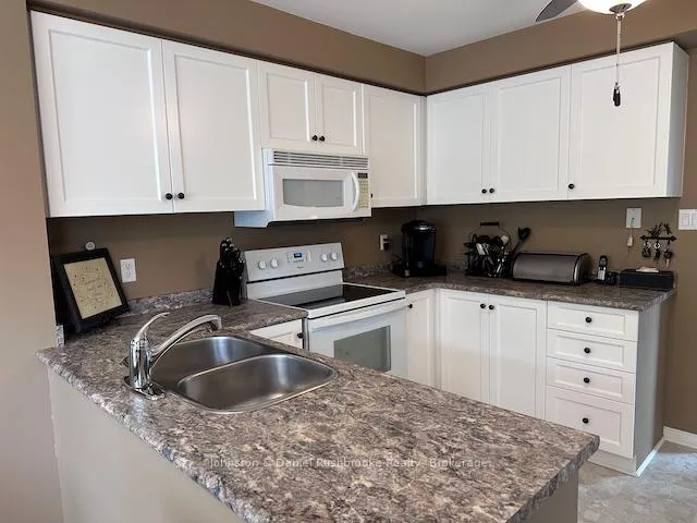 Photo 8 of 18 Shoreline Drive, Bracebridge, Macaulay — HOMEH