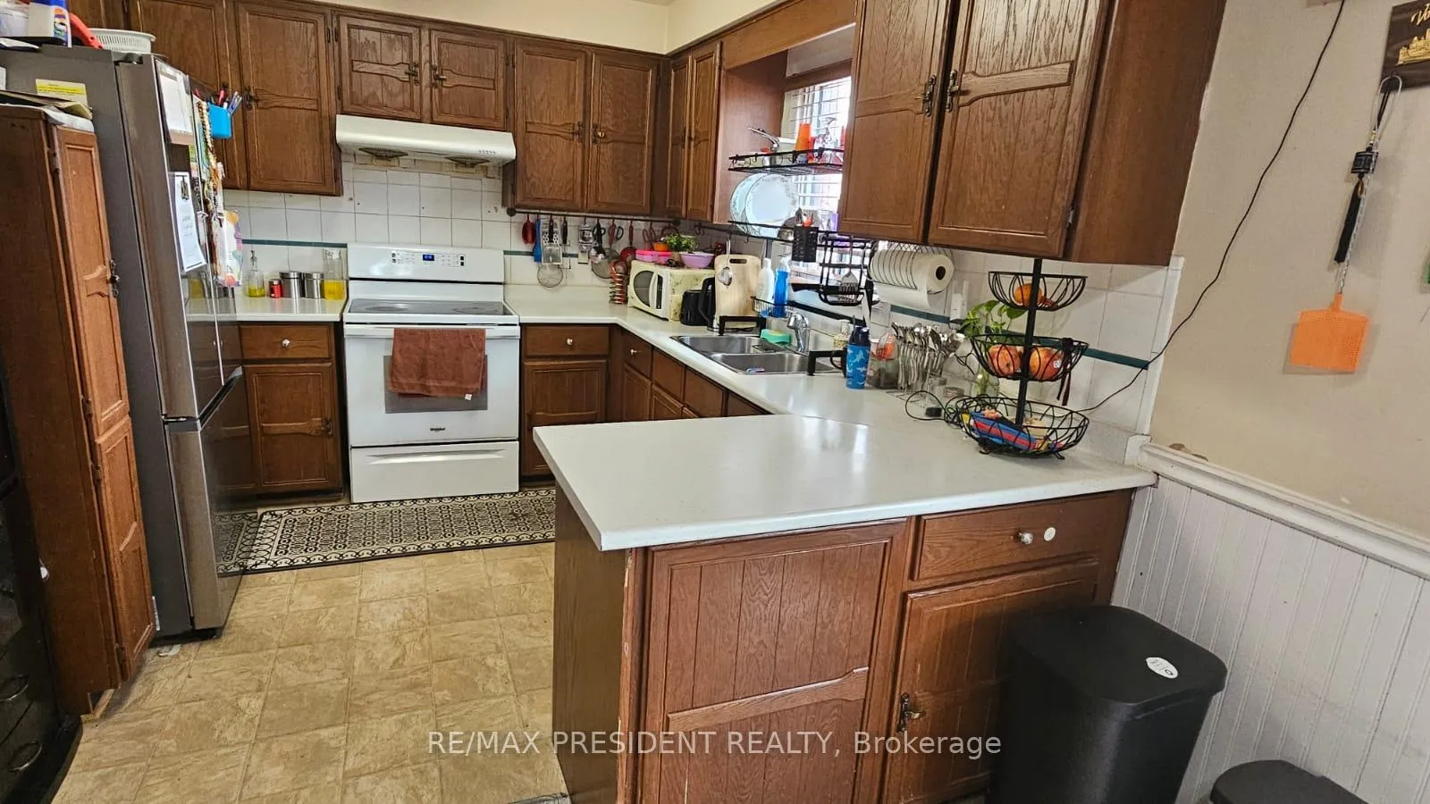 Photo 5 of 1 Shenstone Avenue, Brampton, Heart Lake West — HOMEH
