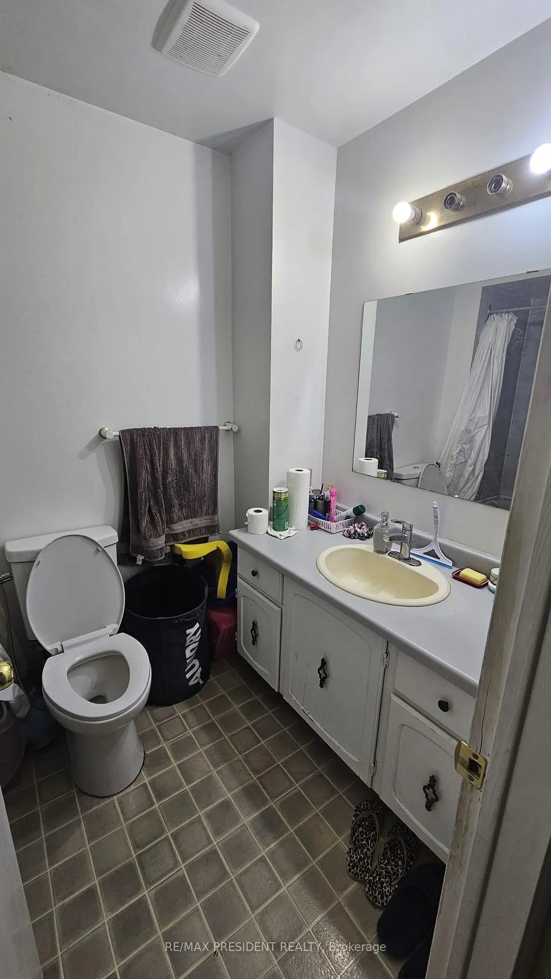 Photo 16 of 1 Shenstone Avenue, Brampton, Heart Lake West — HOMEH