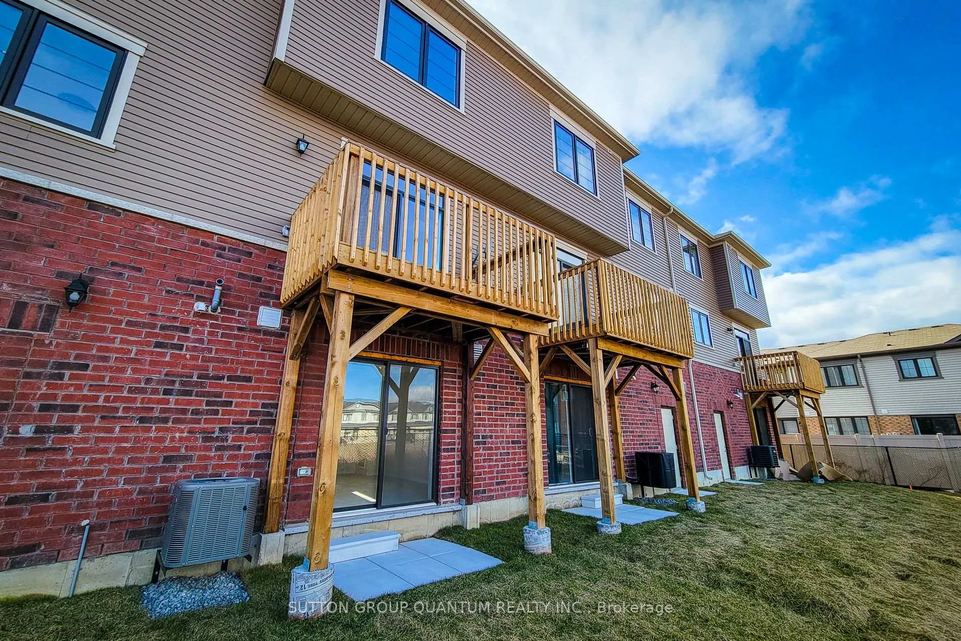 Photo 4 of 21 Utter Place, Hamilton, Stoney Creek — HOMEH