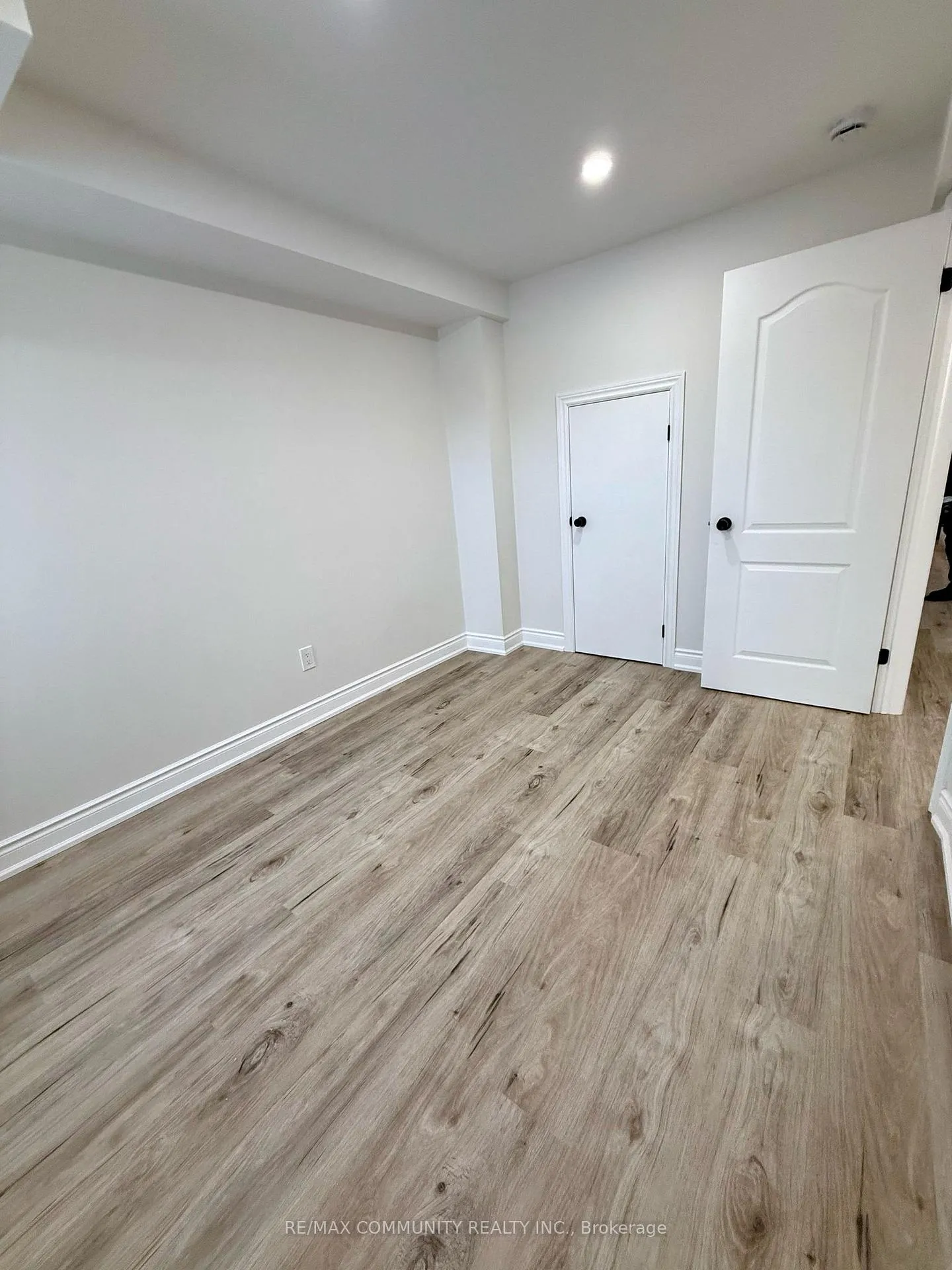 Photo 8 of 34 Hurst Drive, Ajax, Northwest Ajax — HOMEH