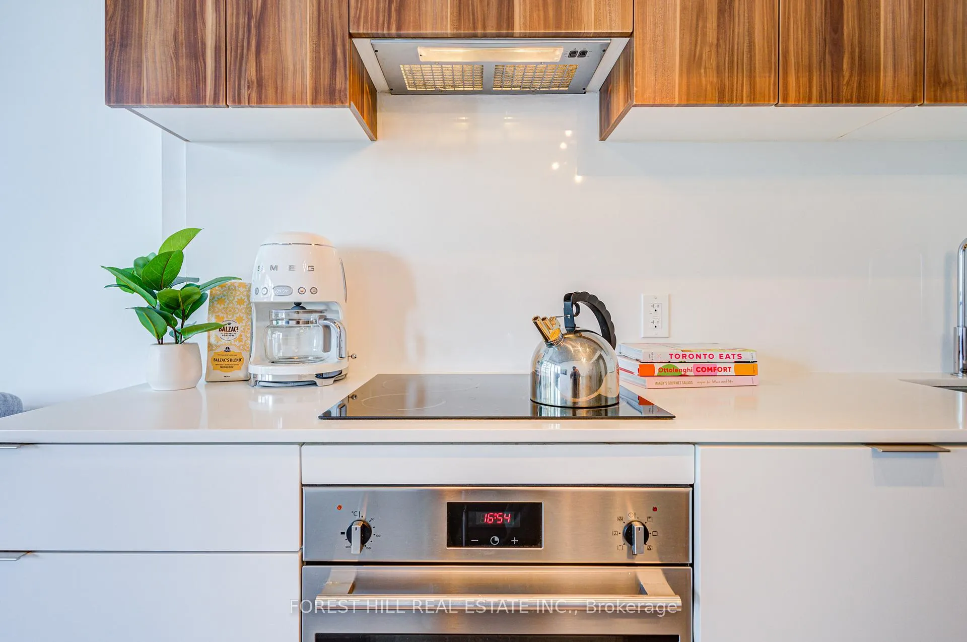 Photo 5 of Unit 2501, 185 Roehampton Avenue, Toronto, Mount Pleasant West — HOMEH