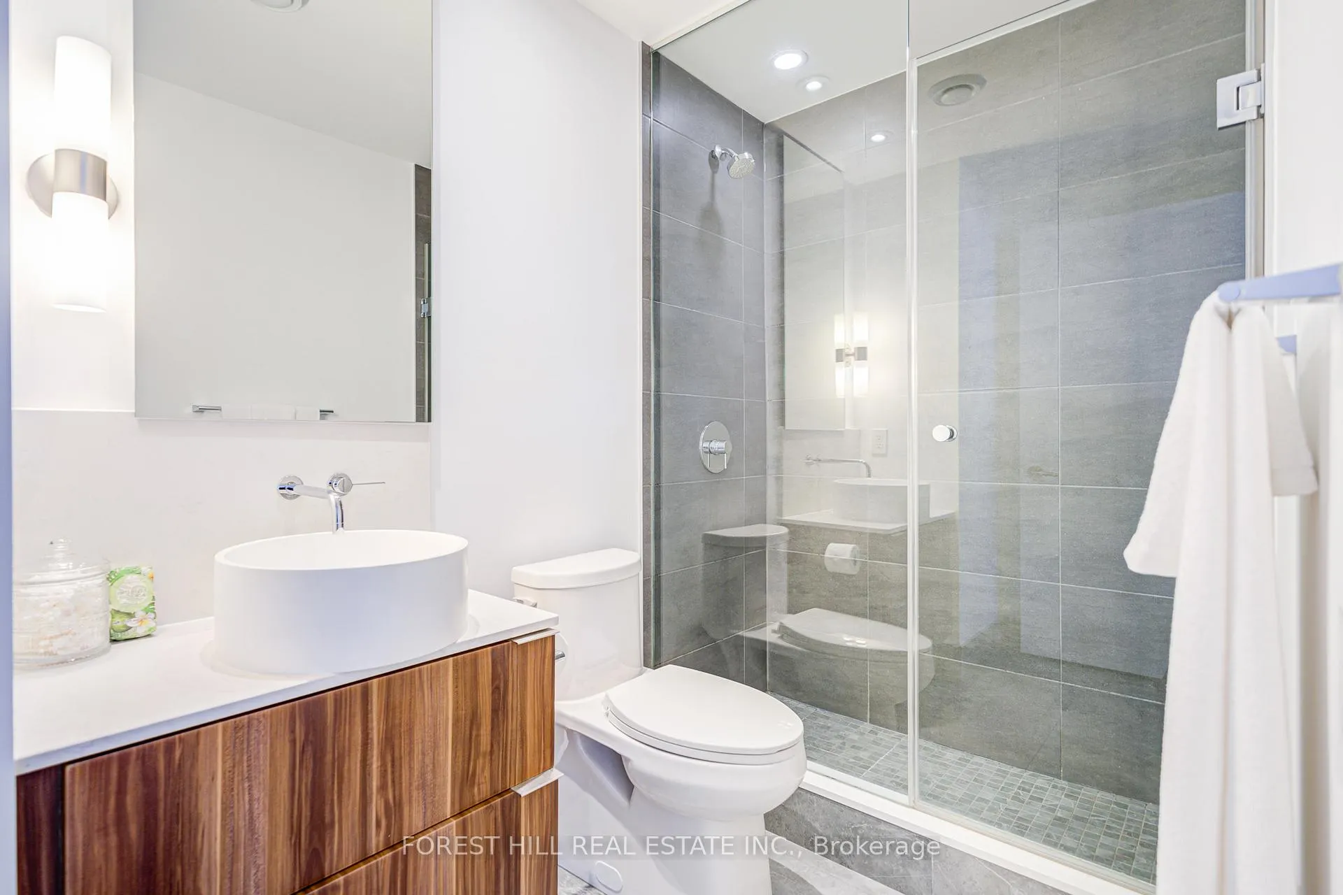 Photo 9 of Unit 2501, 185 Roehampton Avenue, Toronto, Mount Pleasant West — HOMEH